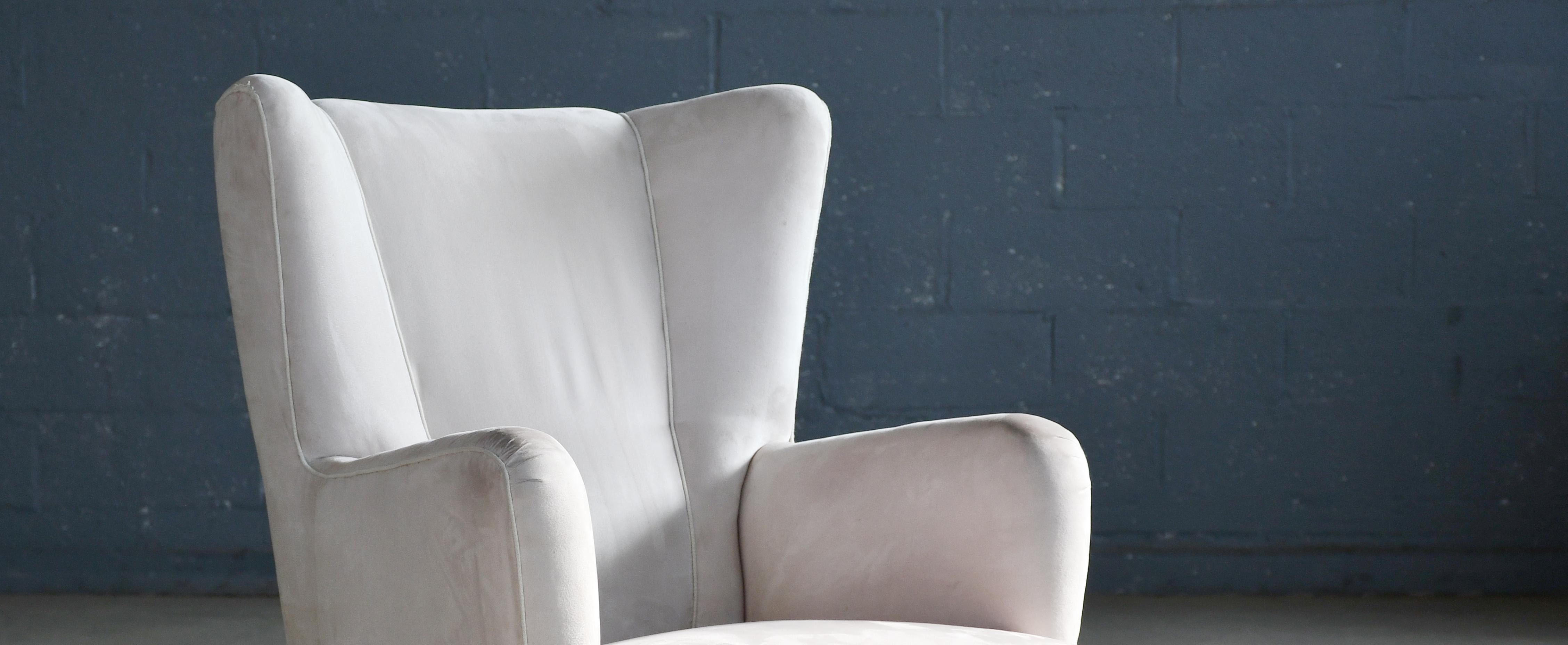 1940s Danish High Back Lounge Chair Style of Fritz Hansen Model 1672 In Good Condition In Bridgeport, CT