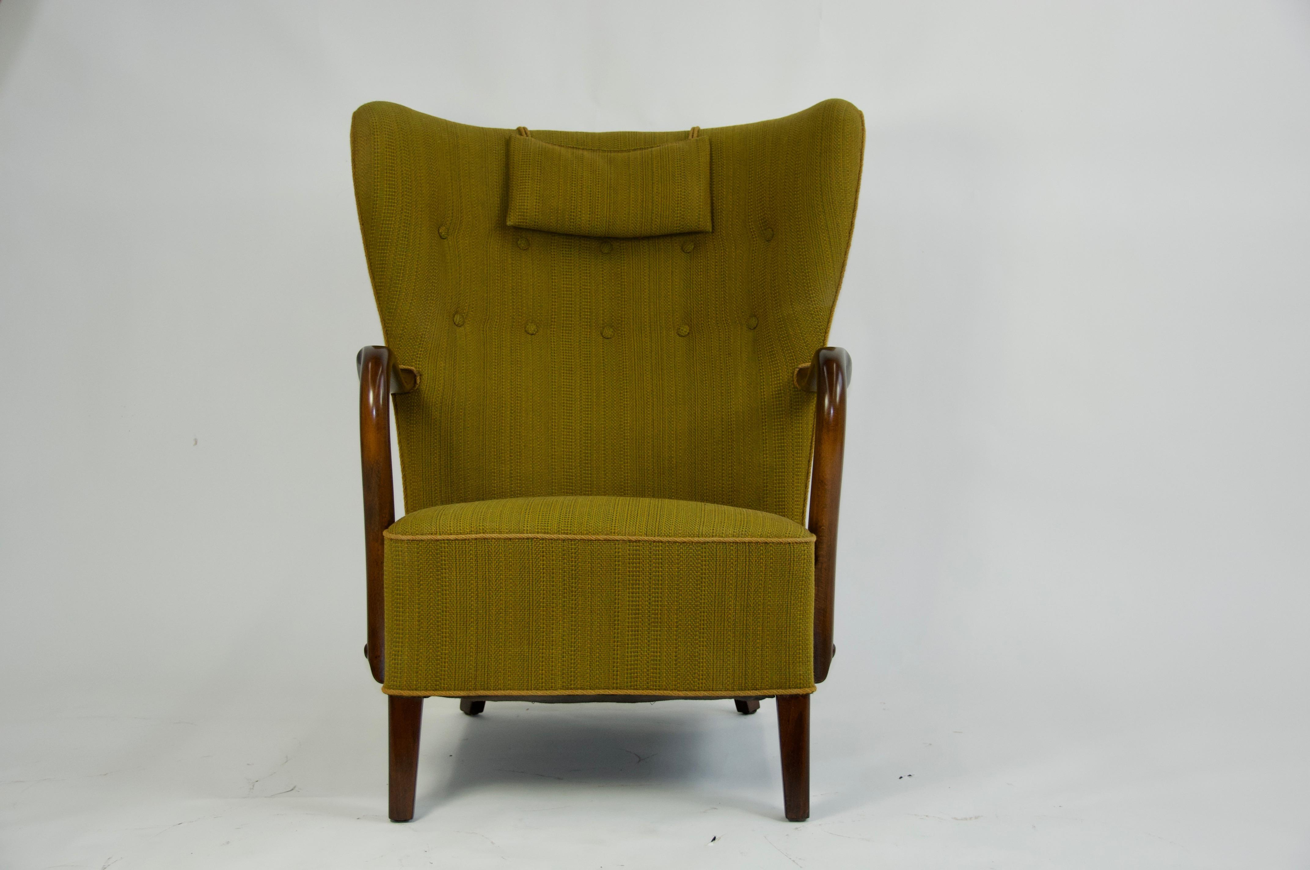 Scandinavian Modern 1940s Danish Lounge Chair by Alfred Christensen For Sale