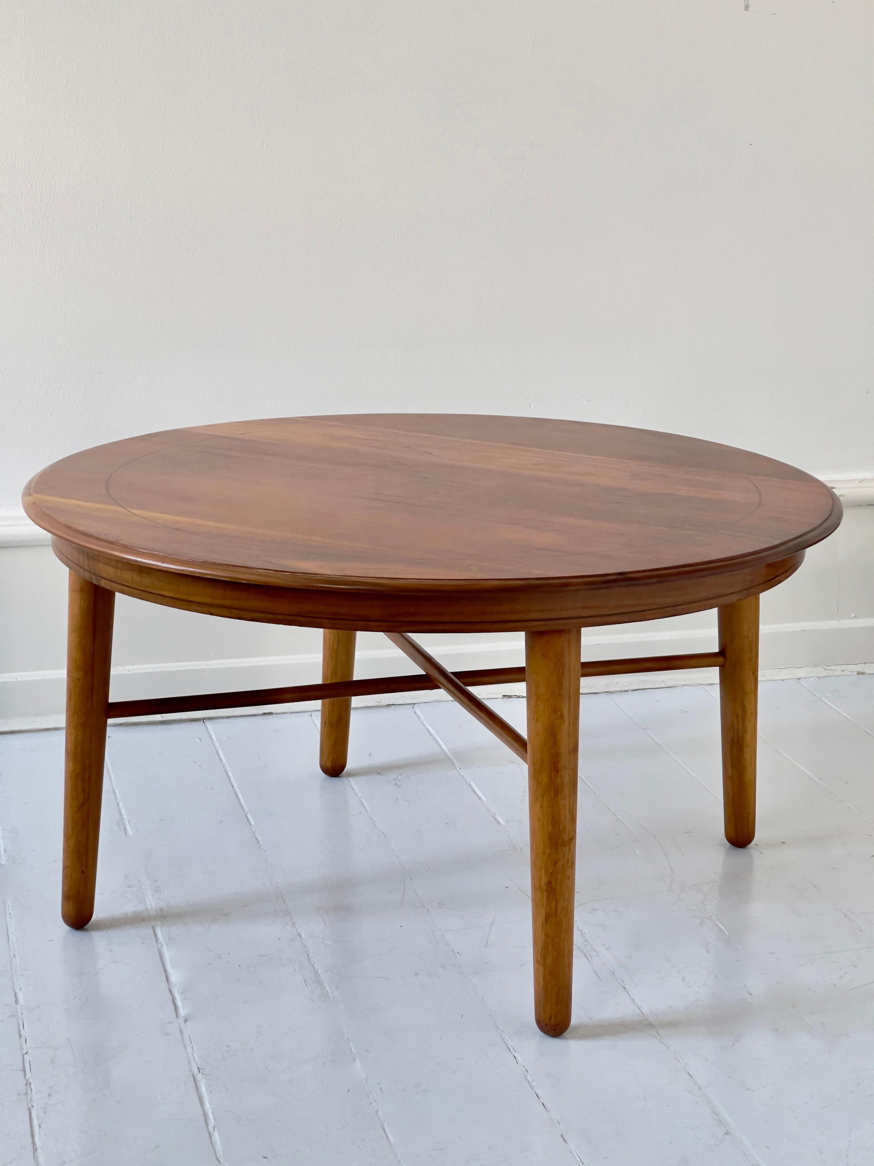 Scandinavian Modern 1940s Danish Coffee Table in Solid Nut Wood, Beech with intarsia of dark wood.. For Sale