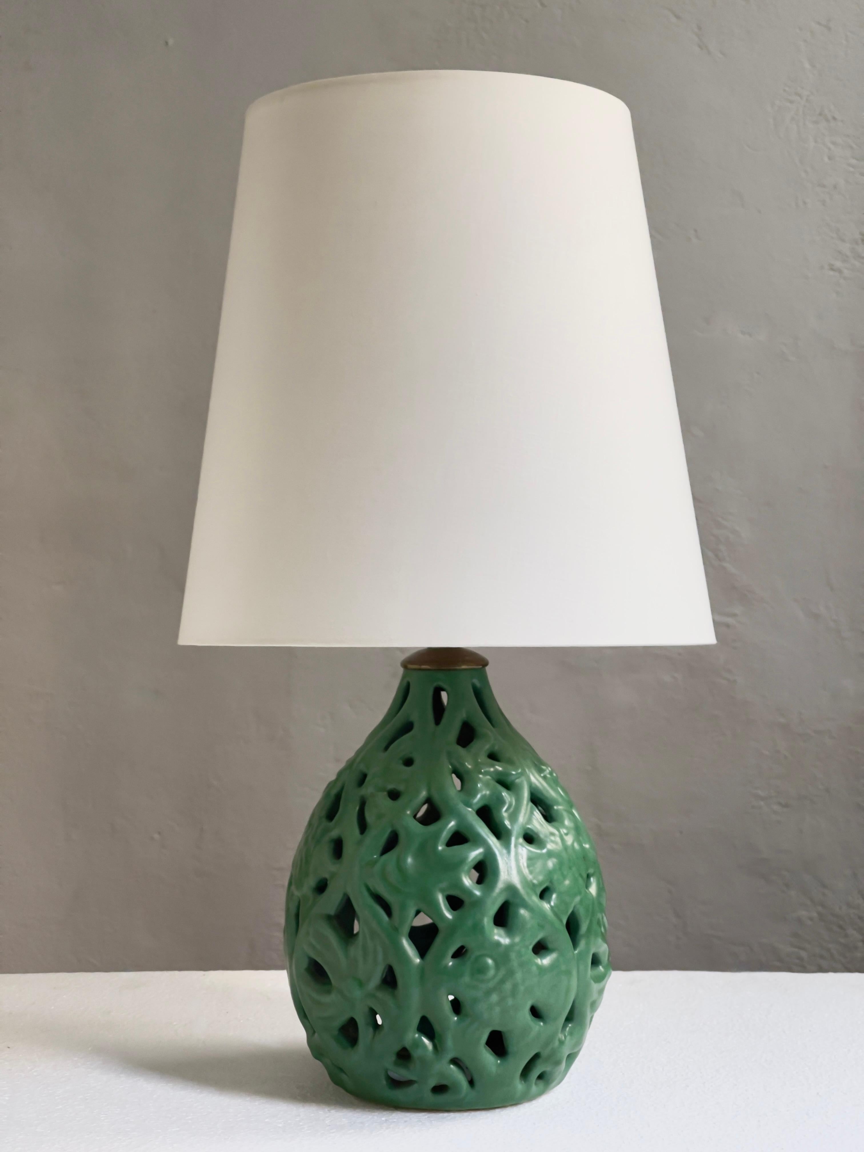 Rare ceramic table lamp from Michael Andersen, Bornholm Denmark 1940s. Rich color and very good condition. No chips.
New fabric wire. Ships without lamp shade.

Base dimension:
High: 23,5 cm (9,25 inch)
Diameter: 17,5 cm (6,88 inch)

Michael