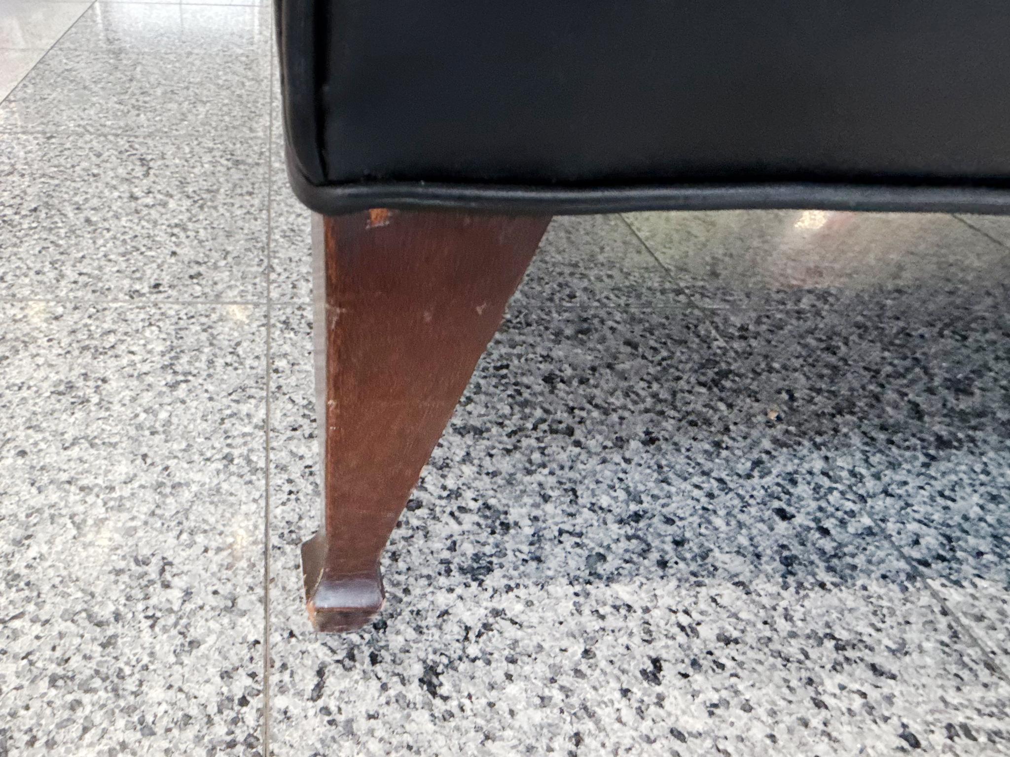 1940s Danish Modern Leather Settee by Georg Kofoed en vente 5