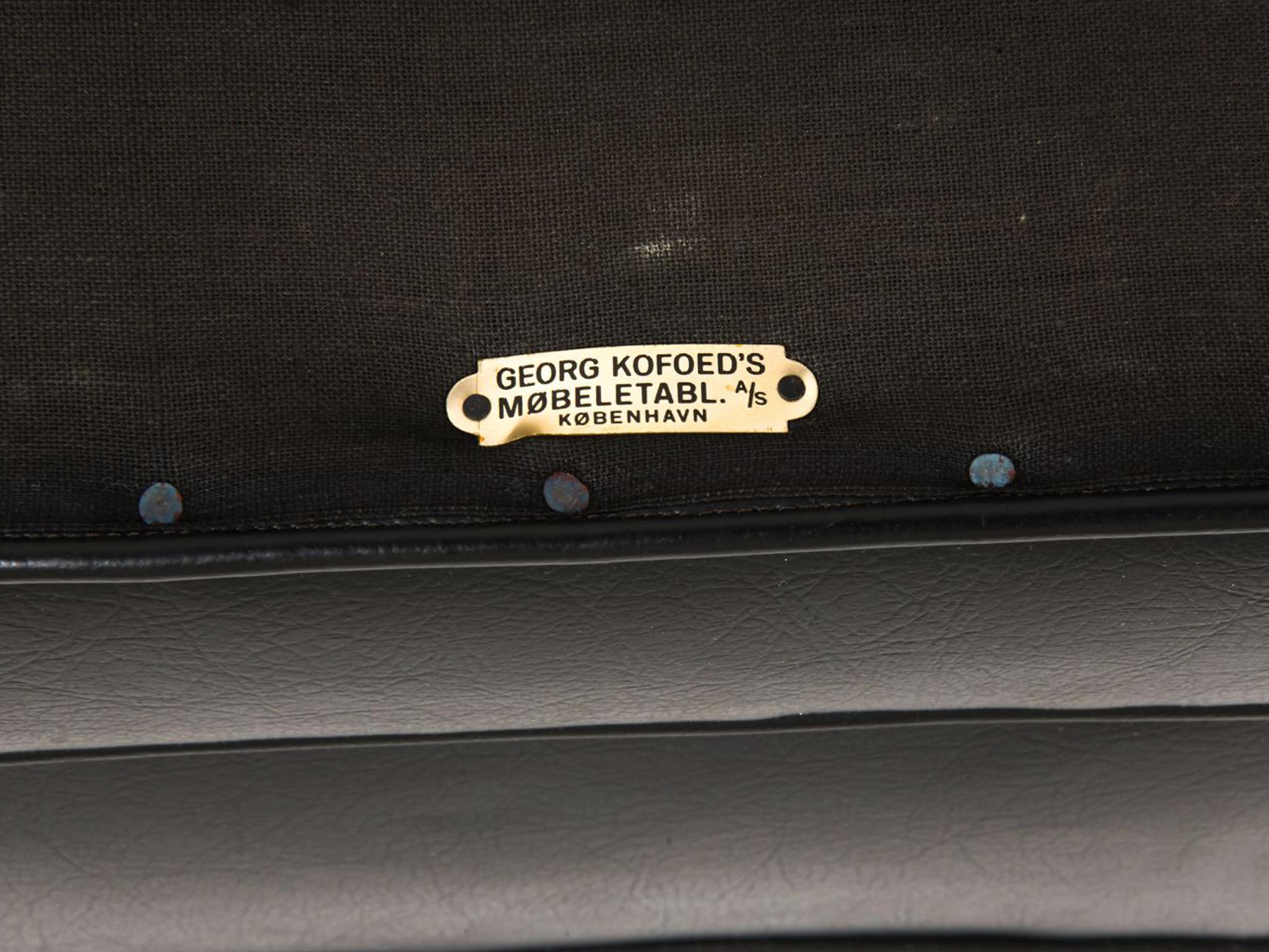 1940s Danish Modern Leather Settee by Georg Kofoed en vente 9