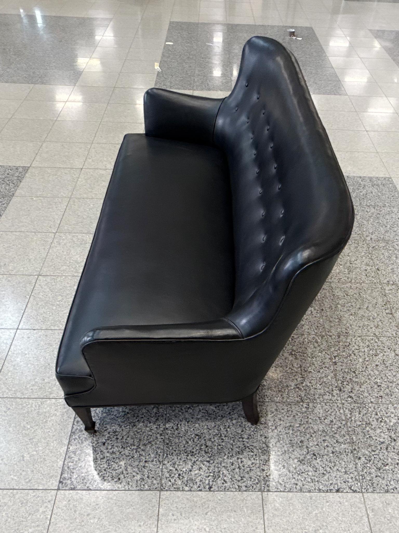 Fait main 1940s Danish Modern Leather Settee by Georg Kofoed en vente