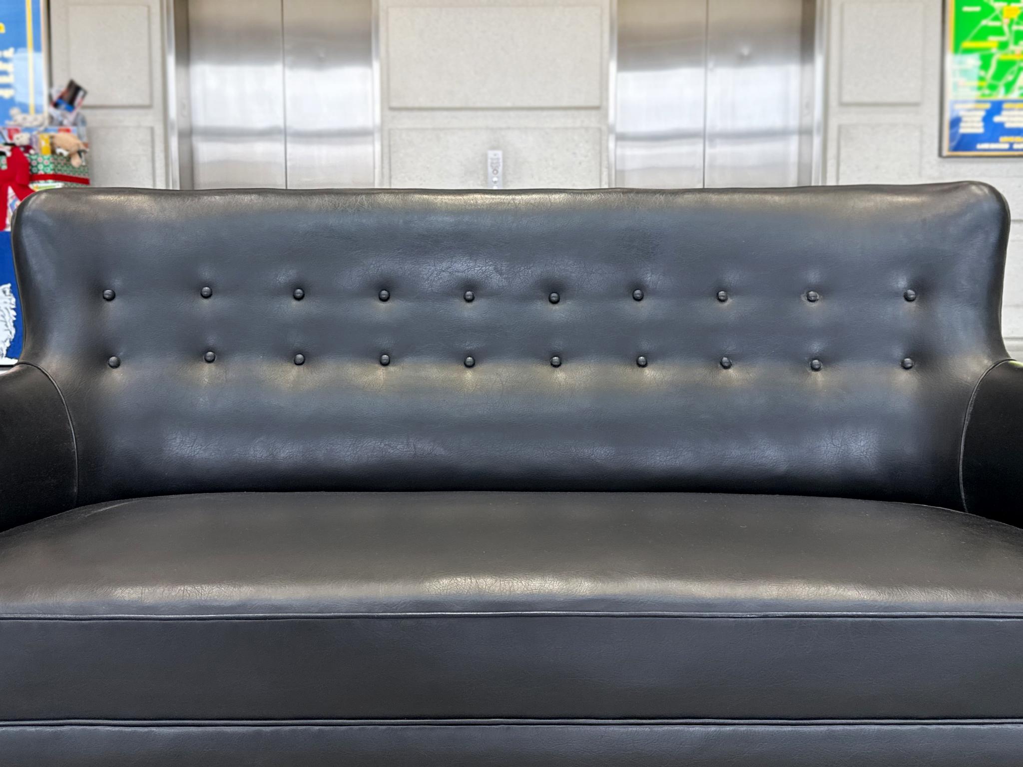 1940s Danish Modern Leather Settee by Georg Kofoed Bon état - En vente à New York, NY