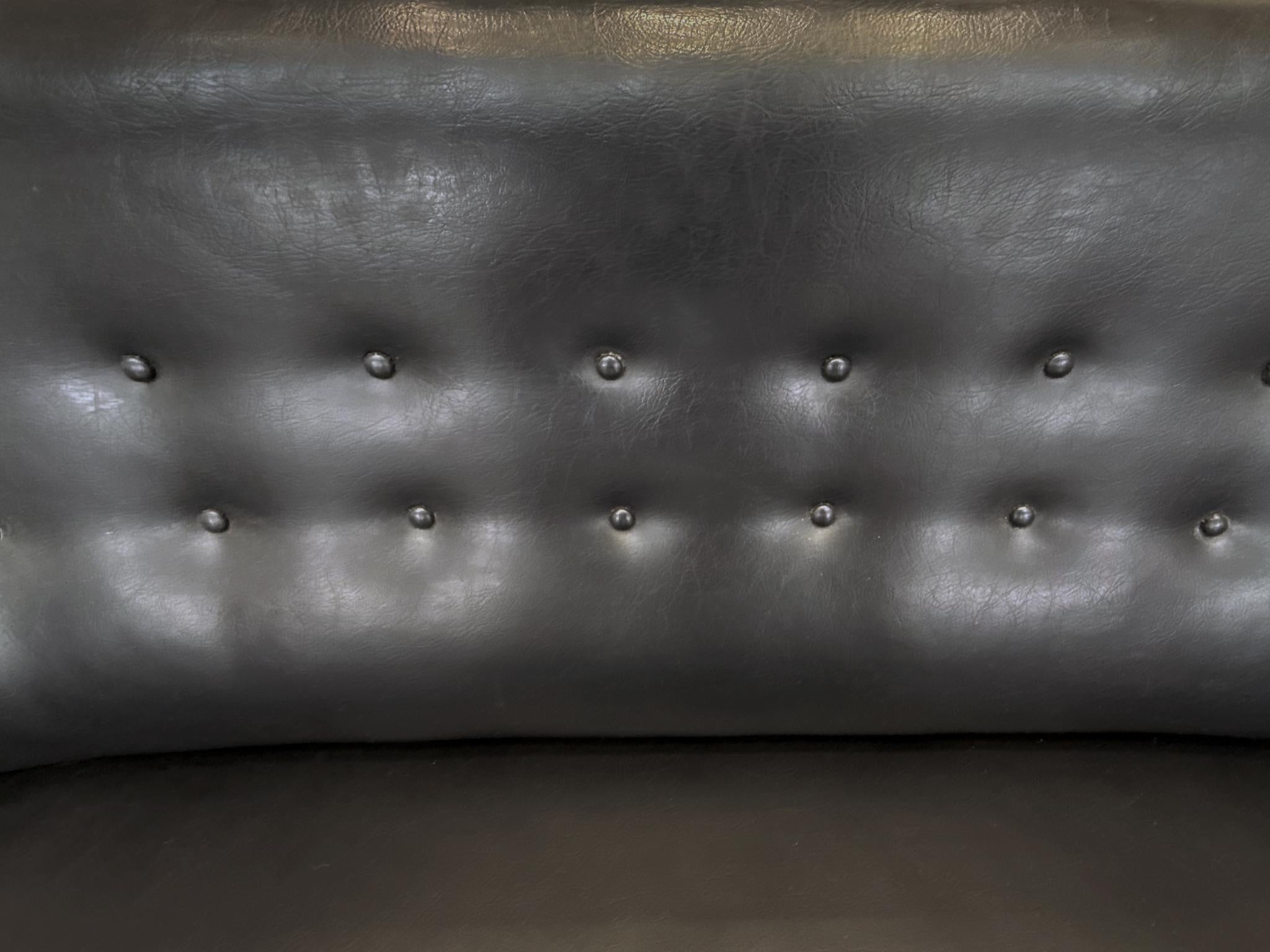 Milieu du XXe siècle 1940s Danish Modern Leather Settee by Georg Kofoed en vente