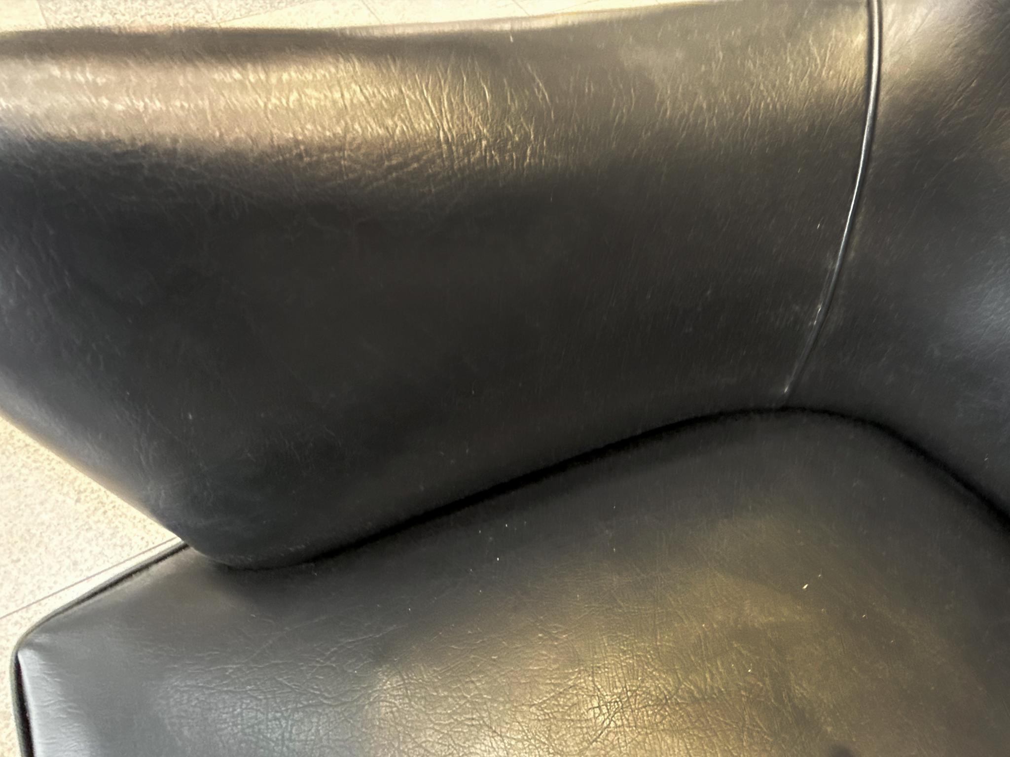 1940s Danish Modern Leather Settee by Georg Kofoed en vente 1