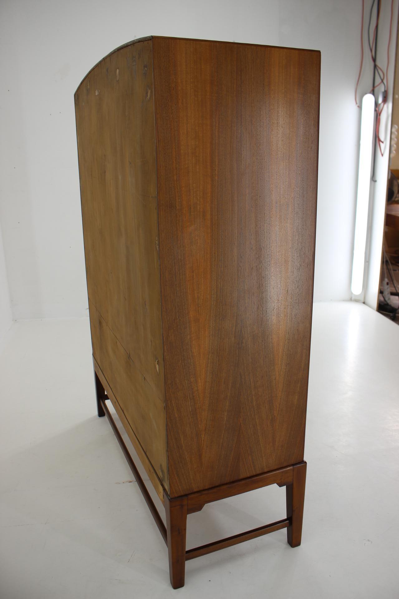 1940s Danish Restored Mahogany Cabinet For Sale 2