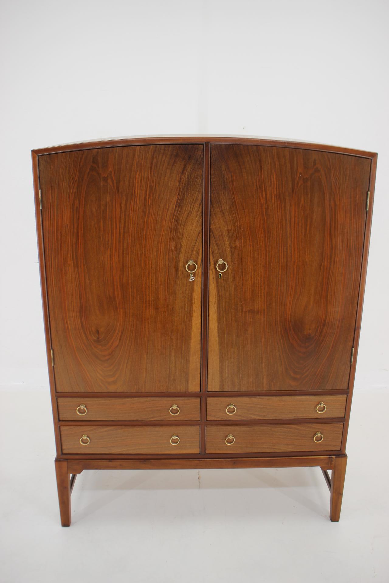 1940s Danish Restored Mahogany Cabinet For Sale 3