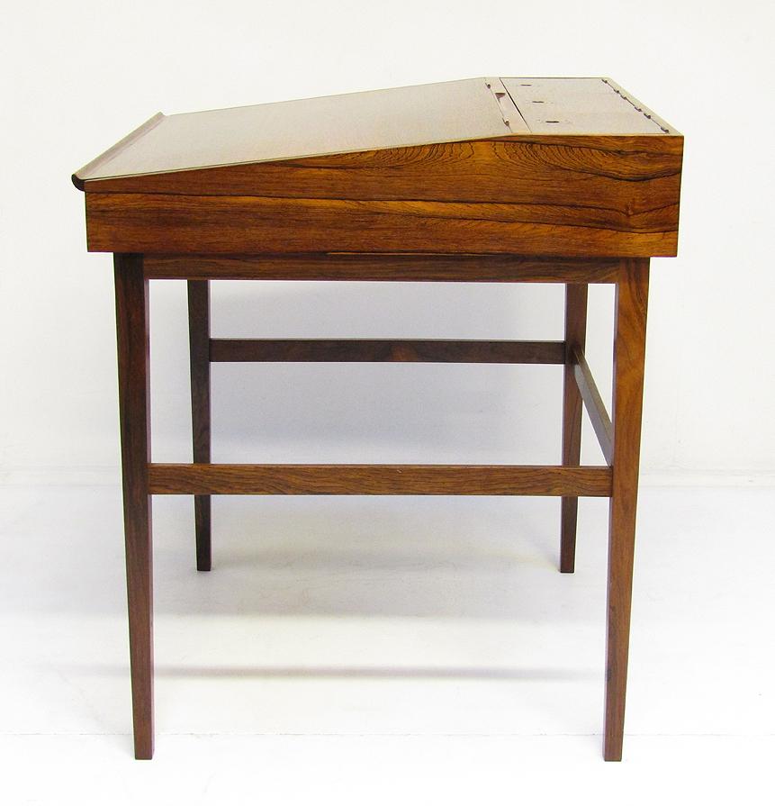 1940s Danish Rosewood NV-40 Writing Desk by Finn Juhl for Niels Vodder 4