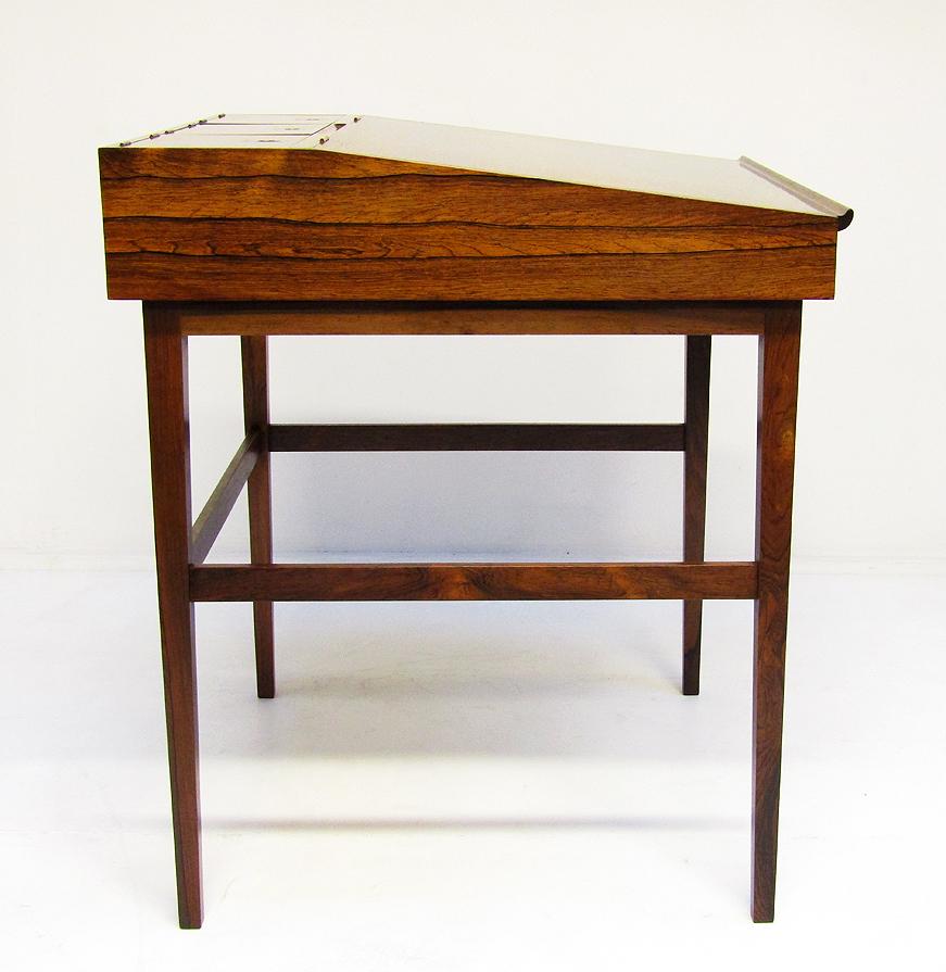 1940s Danish Rosewood NV-40 Writing Desk by Finn Juhl for Niels Vodder 6