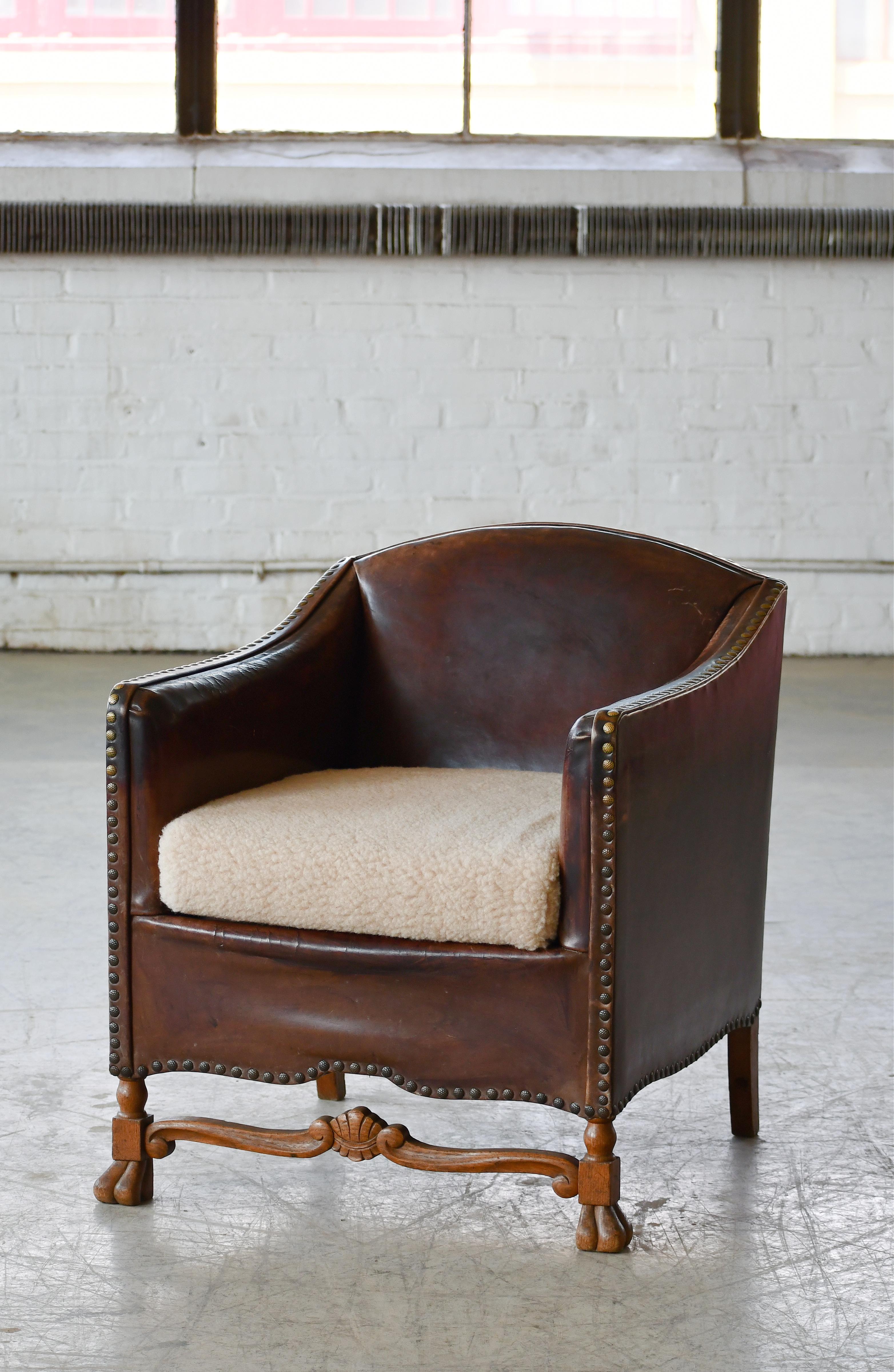 1940s Danish Small Club or Library Chair in Leather with Carved Legs For Sale 7