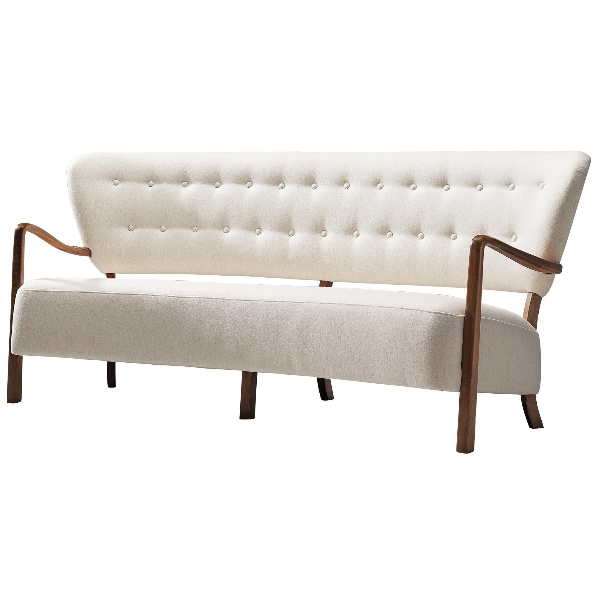 Is sofa American or British?