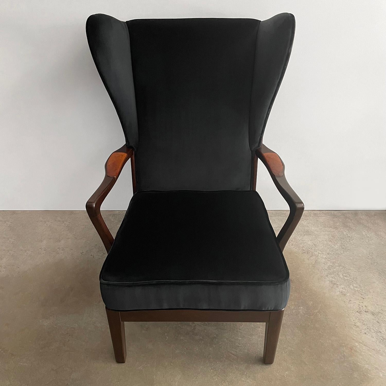  1940s Danish Wingback Lounge Chair For Sale 10