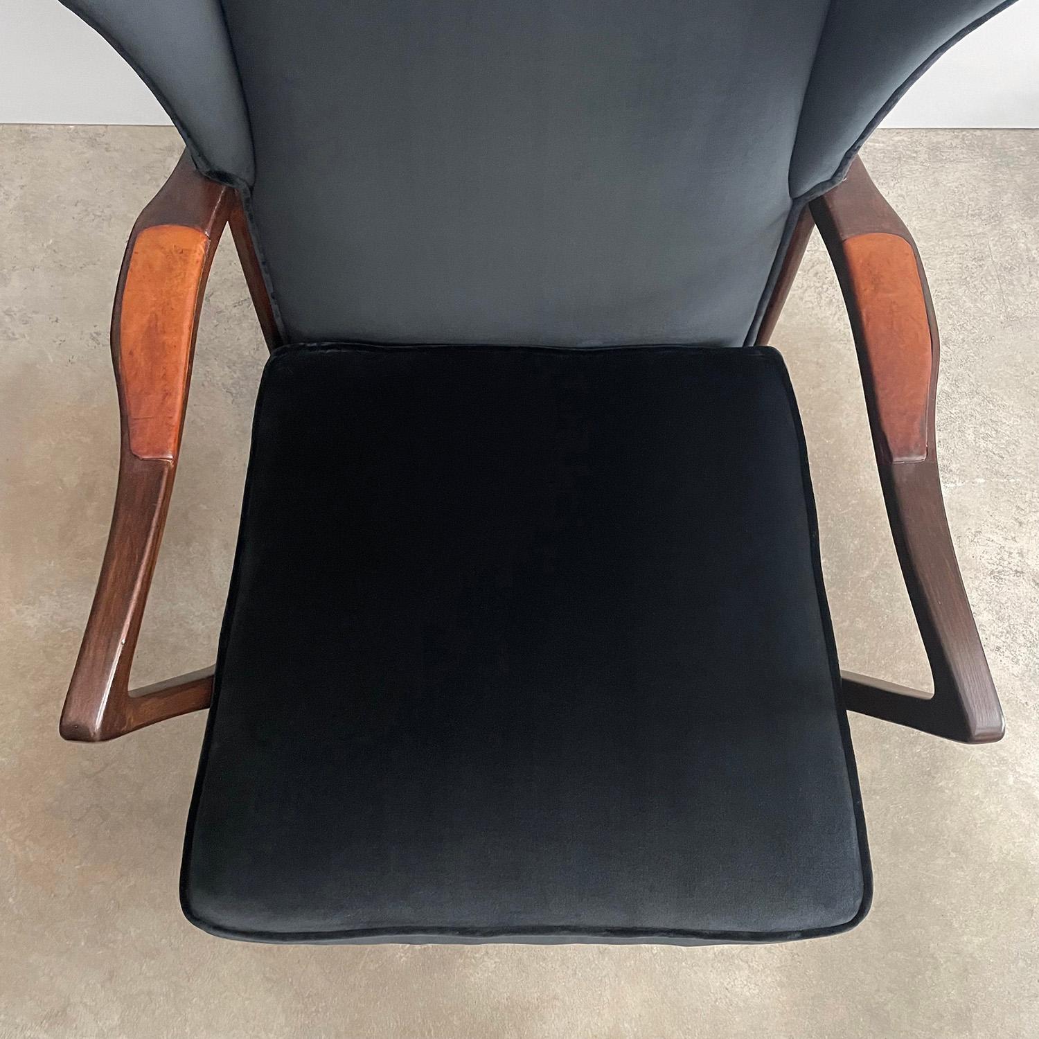  1940s Danish Wingback Lounge Chair For Sale 12