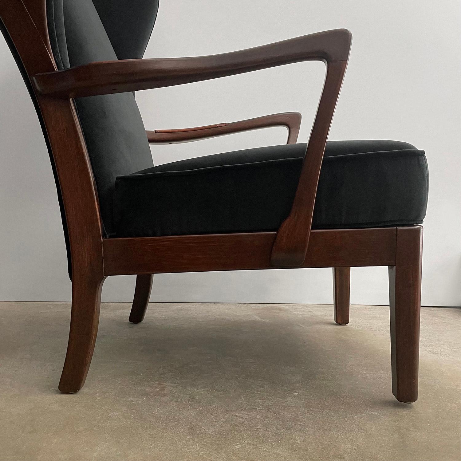 Mid-20th Century  1940s Danish Wingback Lounge Chair For Sale