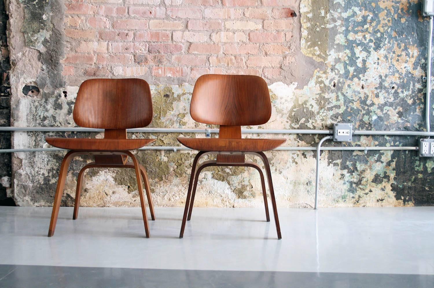 Mid-Century Modern 1940s Dark Brown Walnut DCW Chair by Charles & Ray Eames