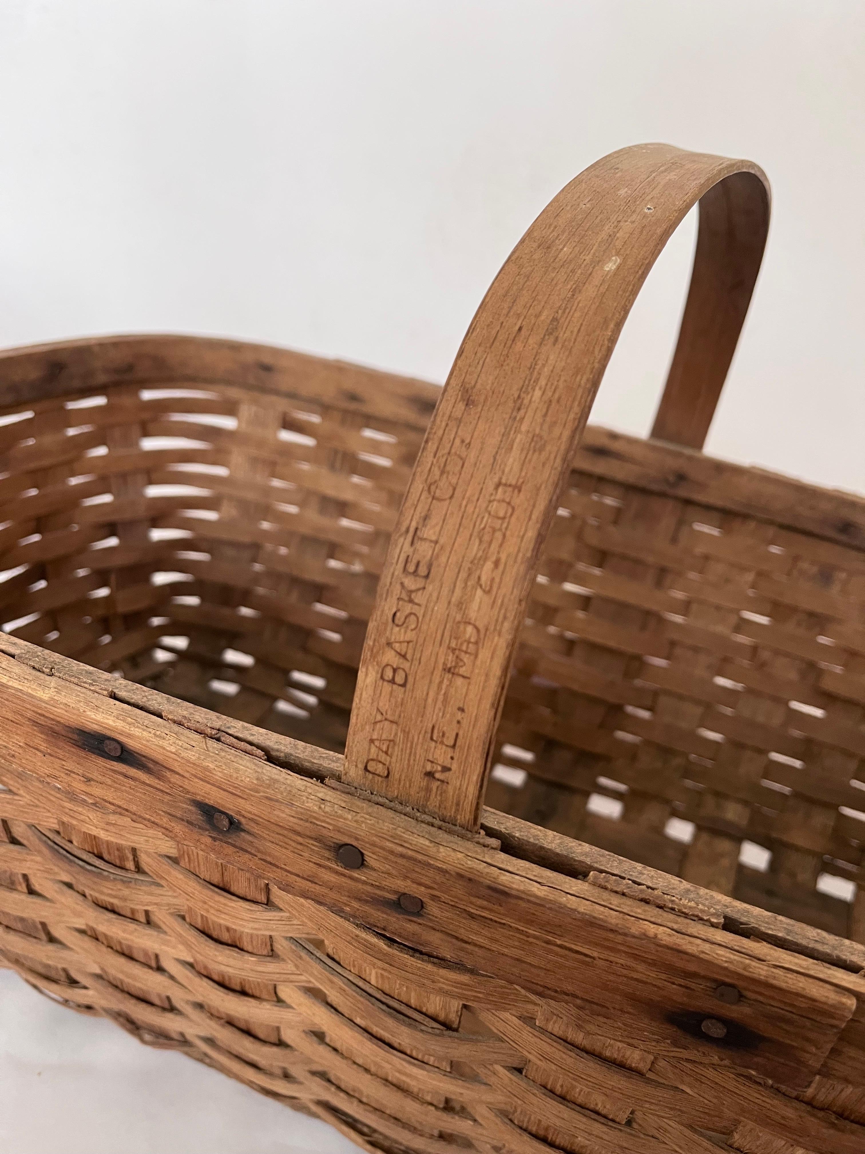 1940s Day Basket Co. Handwoven White Oak Long Market Basket with Stamped Handle For Sale 5
