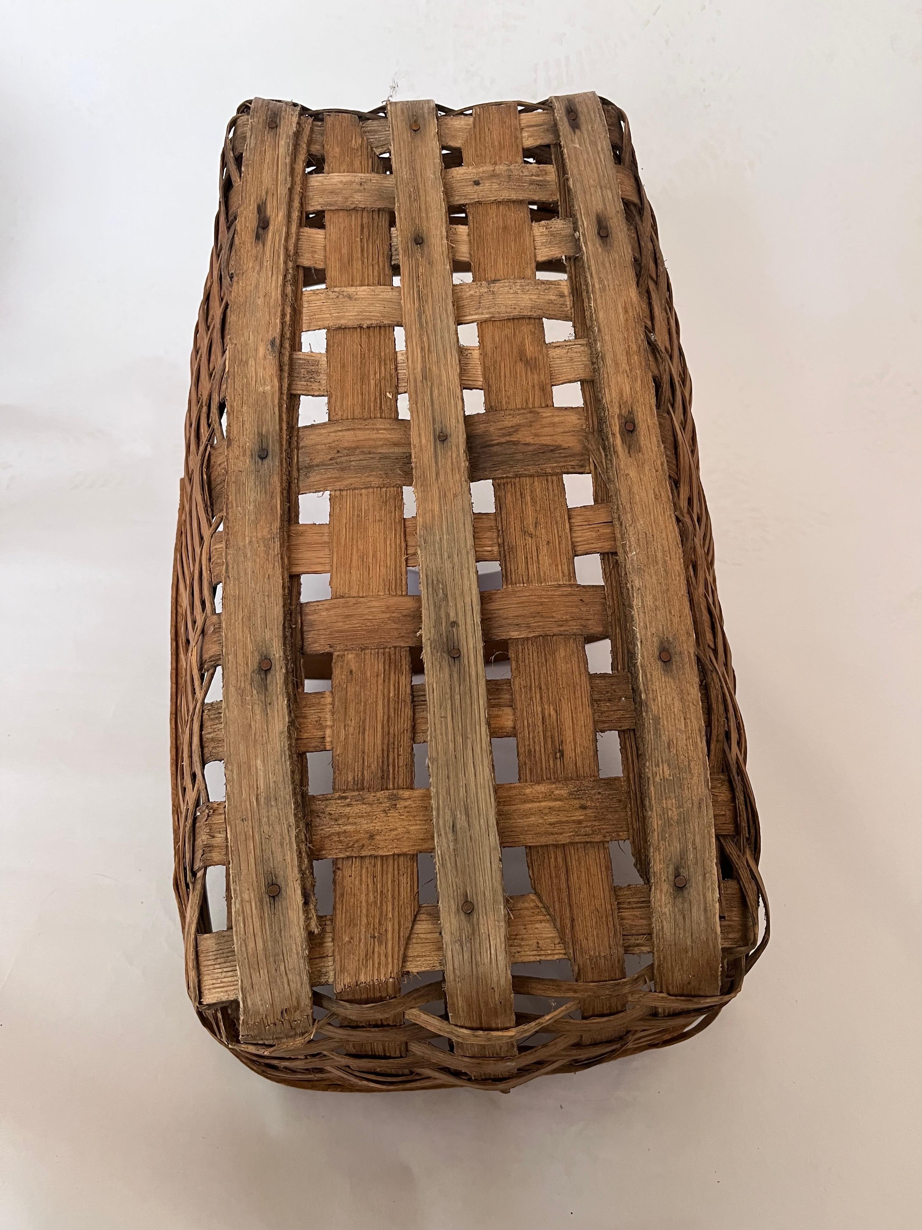 1940s Day Basket Co. Handwoven White Oak Long Market Basket with Stamped Handle For Sale 8