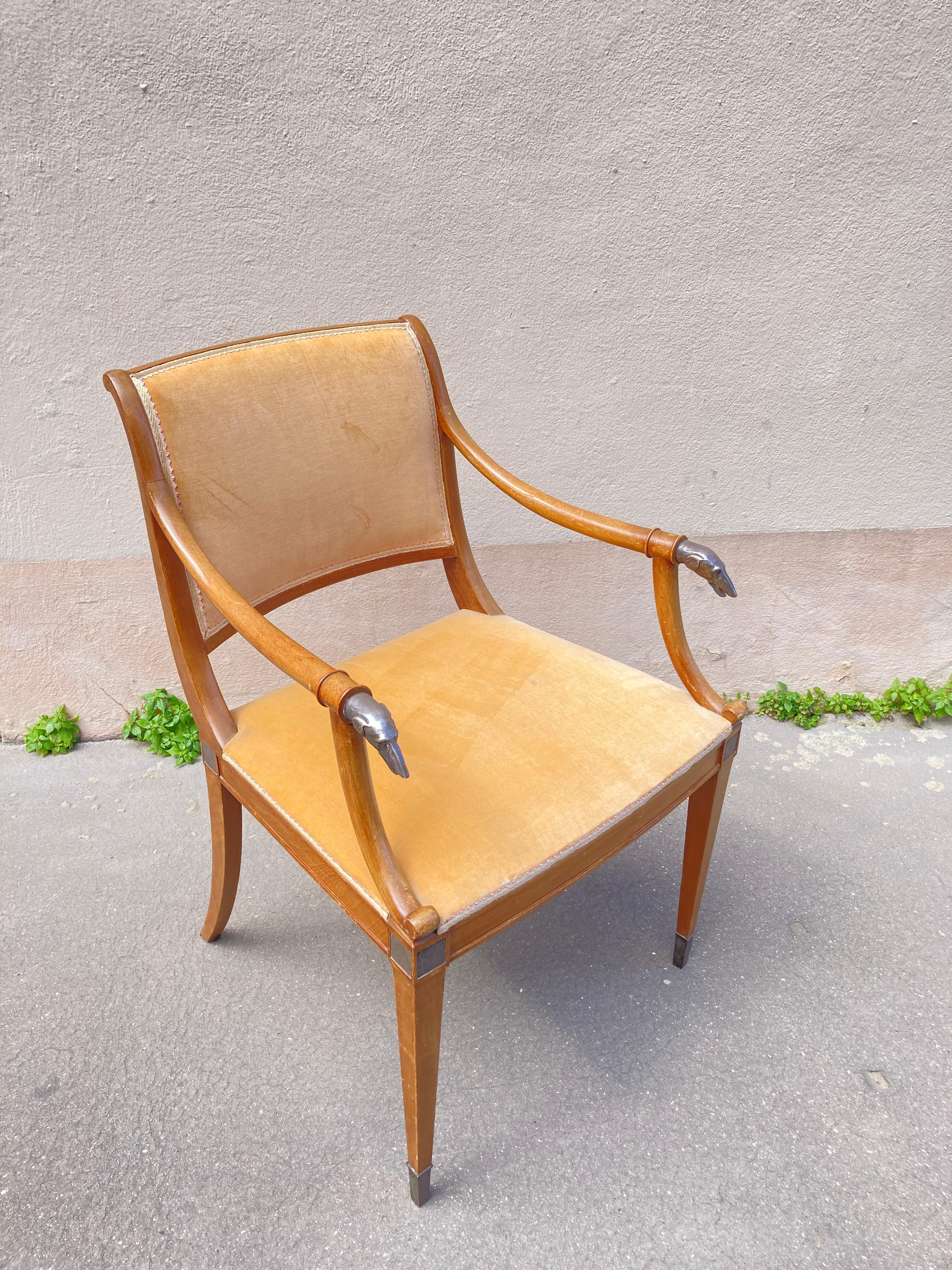 Poltrone degli anni '40 attribuite a Lucien Rollin
Designer d'interni francese 
Con testa di levriero in bronzo