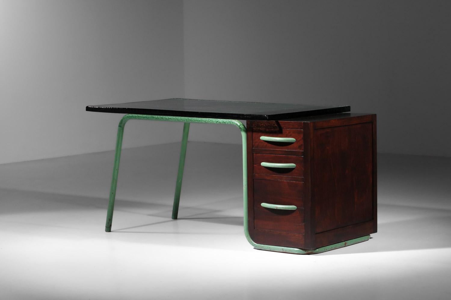 Schreibtisch aus den 1940er Jahren aus Holz und lackierten Stahlrohren mit einer zusätzlichen Glasplatte im Angebot 2