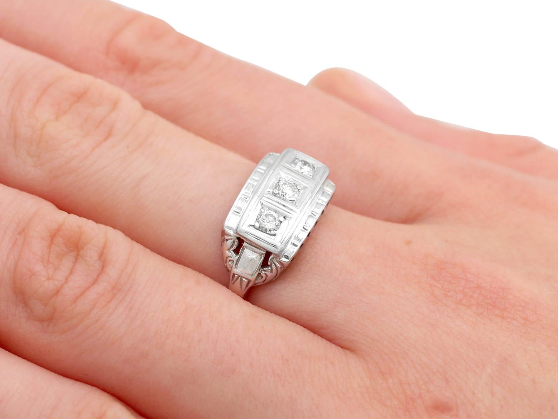 1940s Diamond and White Gold Trilogy Ring In Good Condition For Sale In Jesmond, Newcastle Upon Tyne
