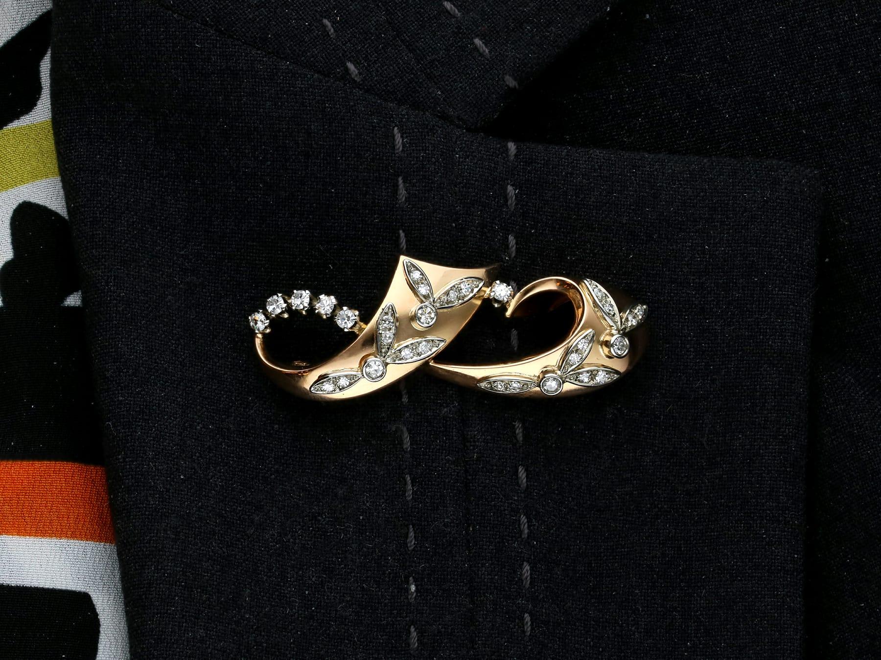 1940s Diamond and 18K Yellow Gold Ribbon Brooch For Sale 2