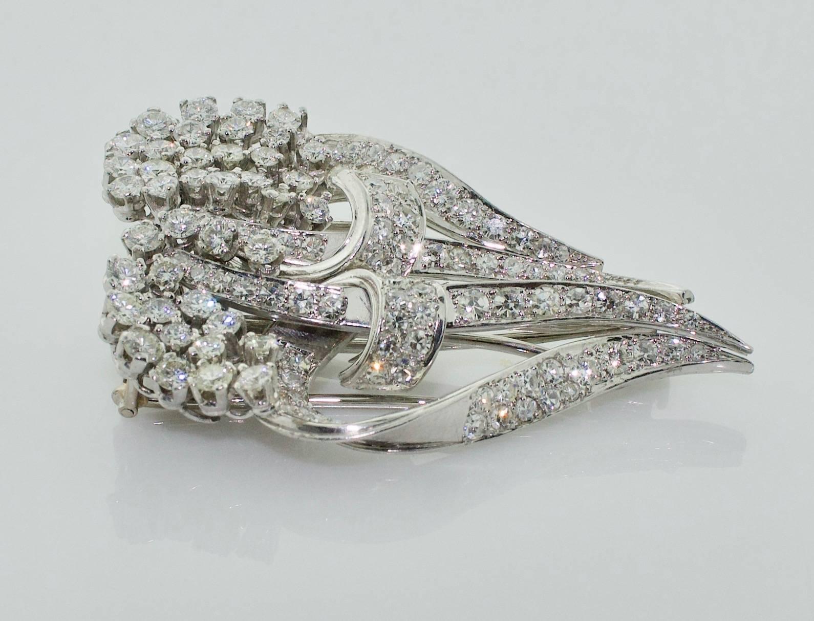 Versatile 1940s Diamond Brooch Clips 6.30 Carats  In Excellent Condition For Sale In Wailea, HI