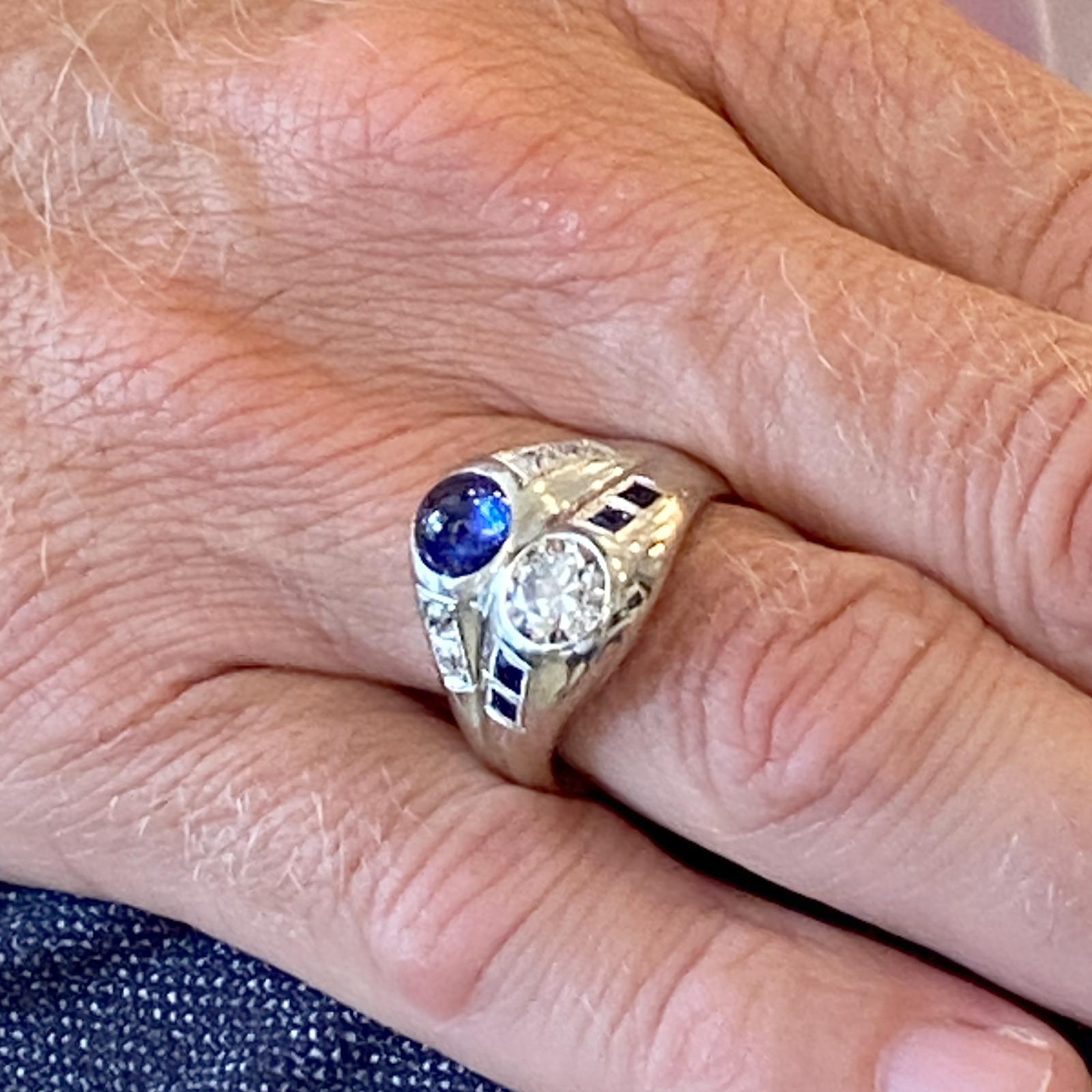 Women's or Men's 1940s Diamond Cabochon Blue Sapphire 18 Karat White Gold Vintage Ring