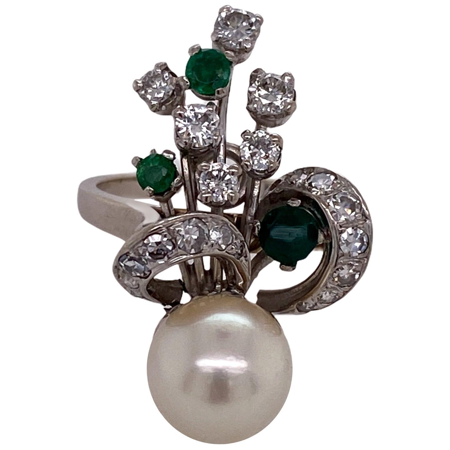1940s Diamond Emerald Pearl Vintage Cocktail Ring 14 Karat White Gold