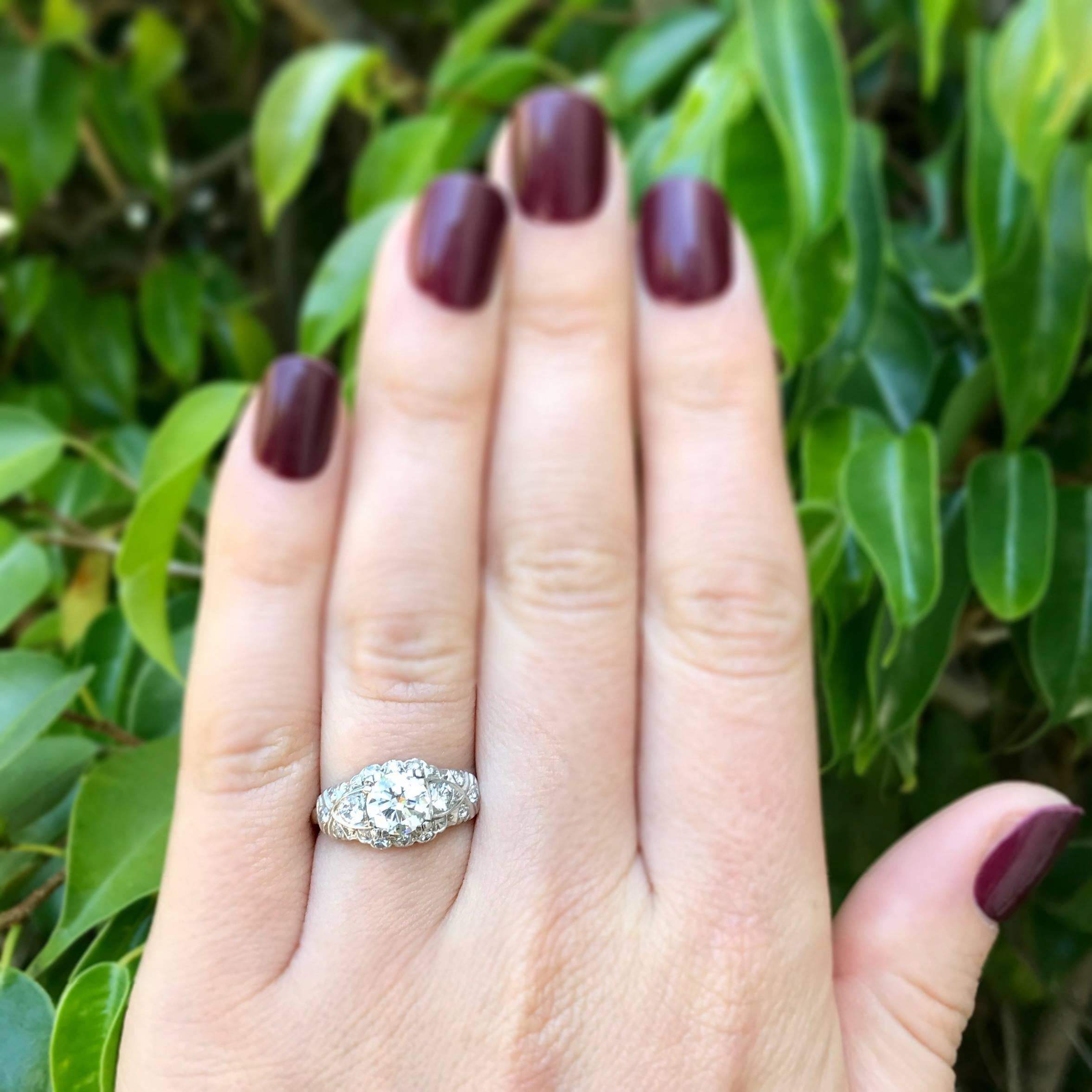 1.17 Carat Diamond Art Deco Platinum Engagement Ring, circa 1930 For Sale 3