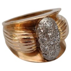 1940s Diamond Gold and Platinum Gadrooned Ring