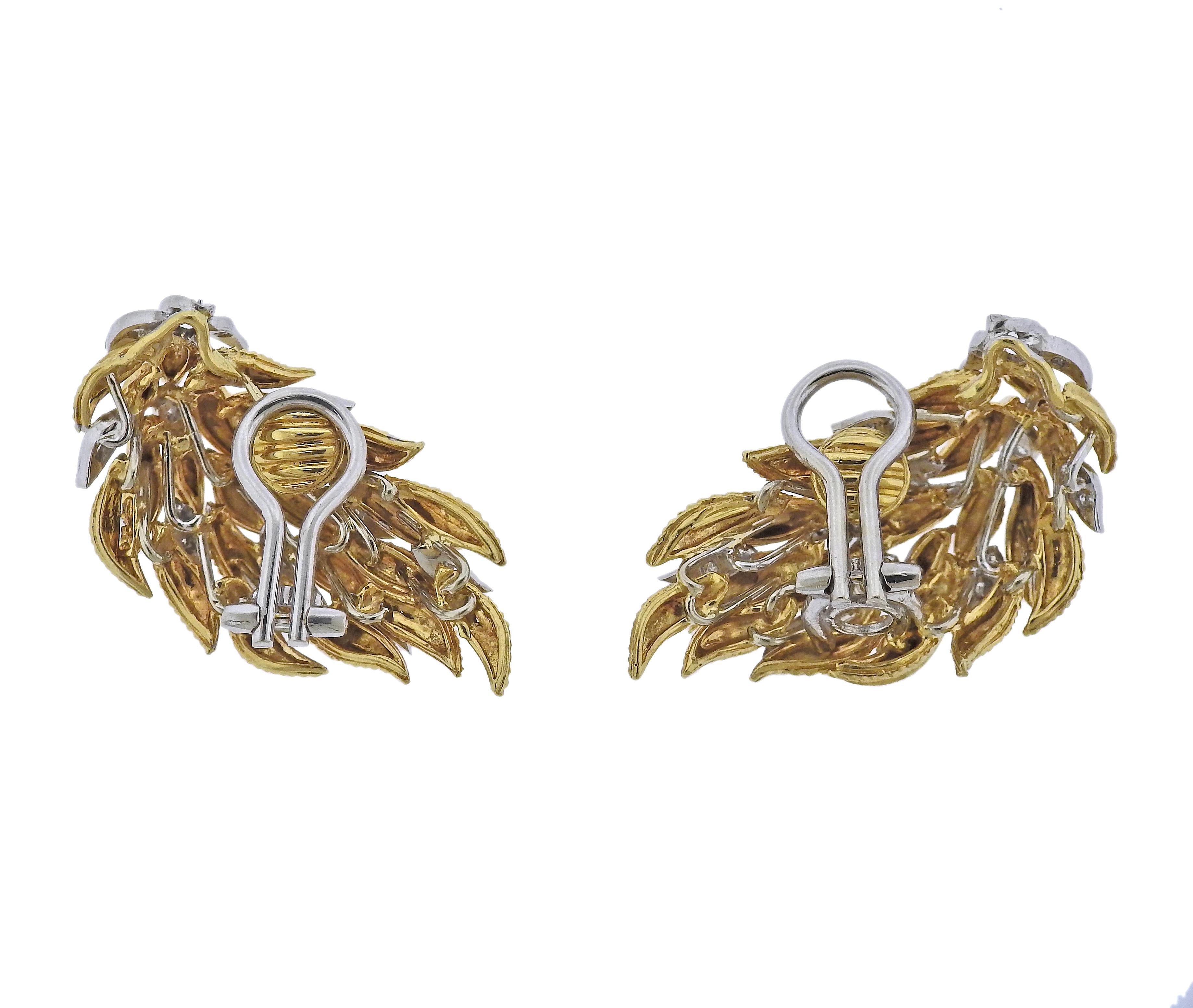 Paar Vintage-Ohrringe aus 18-karätigem Gold, ca. 1940, mit ca. 0,22 ct Diamanten. Die Ohrringe messen 35 mm x 21 mm. Gewicht - 23,5 Gramm.