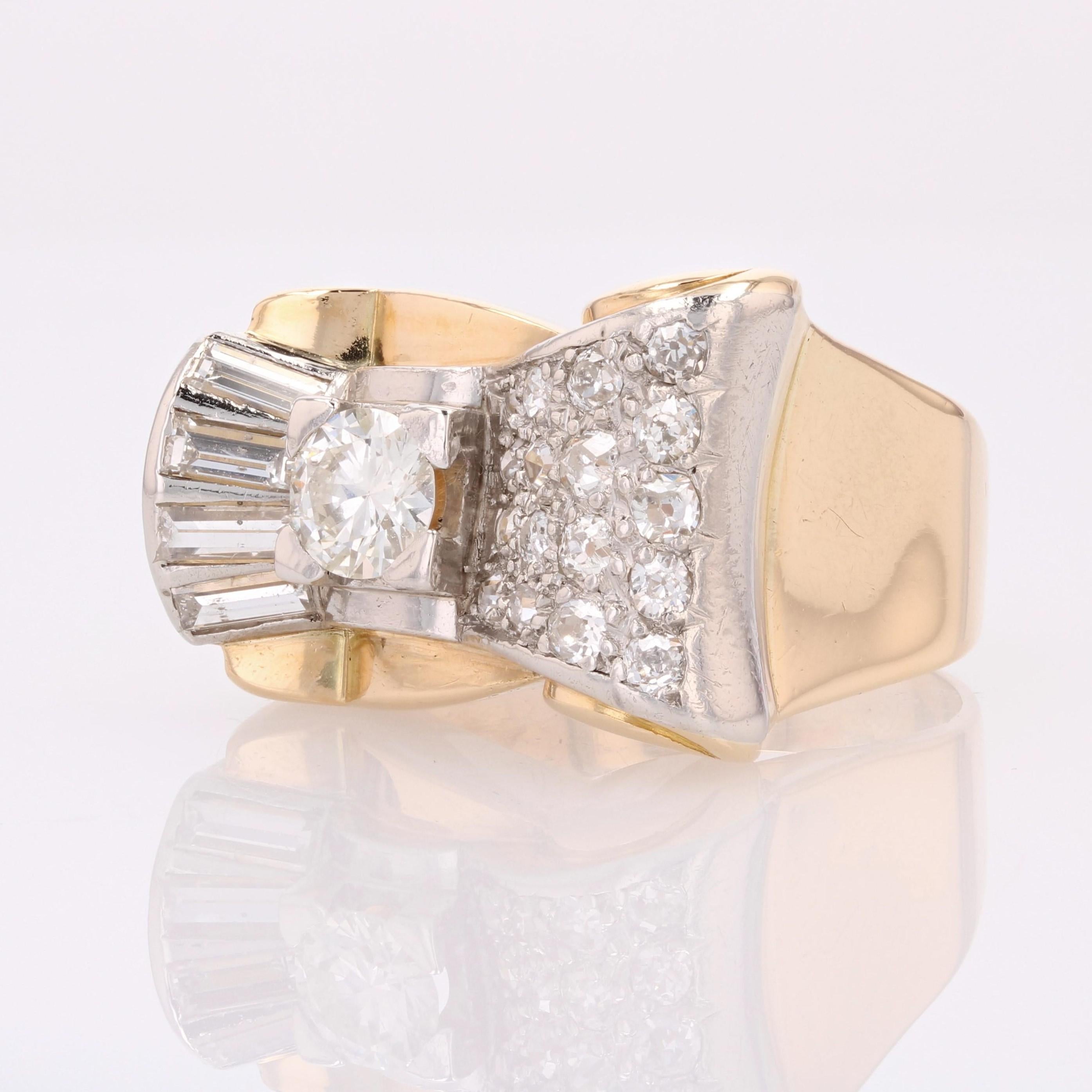 1940er Jahre Diamanten 18 Karat Gelbgold Platin Asymmetrischer Tank Ring im Angebot 2