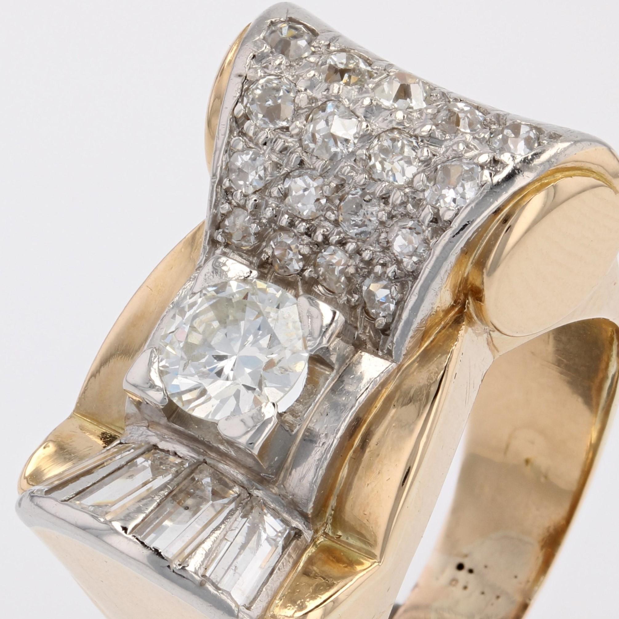 1940er Jahre Diamanten 18 Karat Gelbgold Platin Asymmetrischer Tank Ring im Angebot 3
