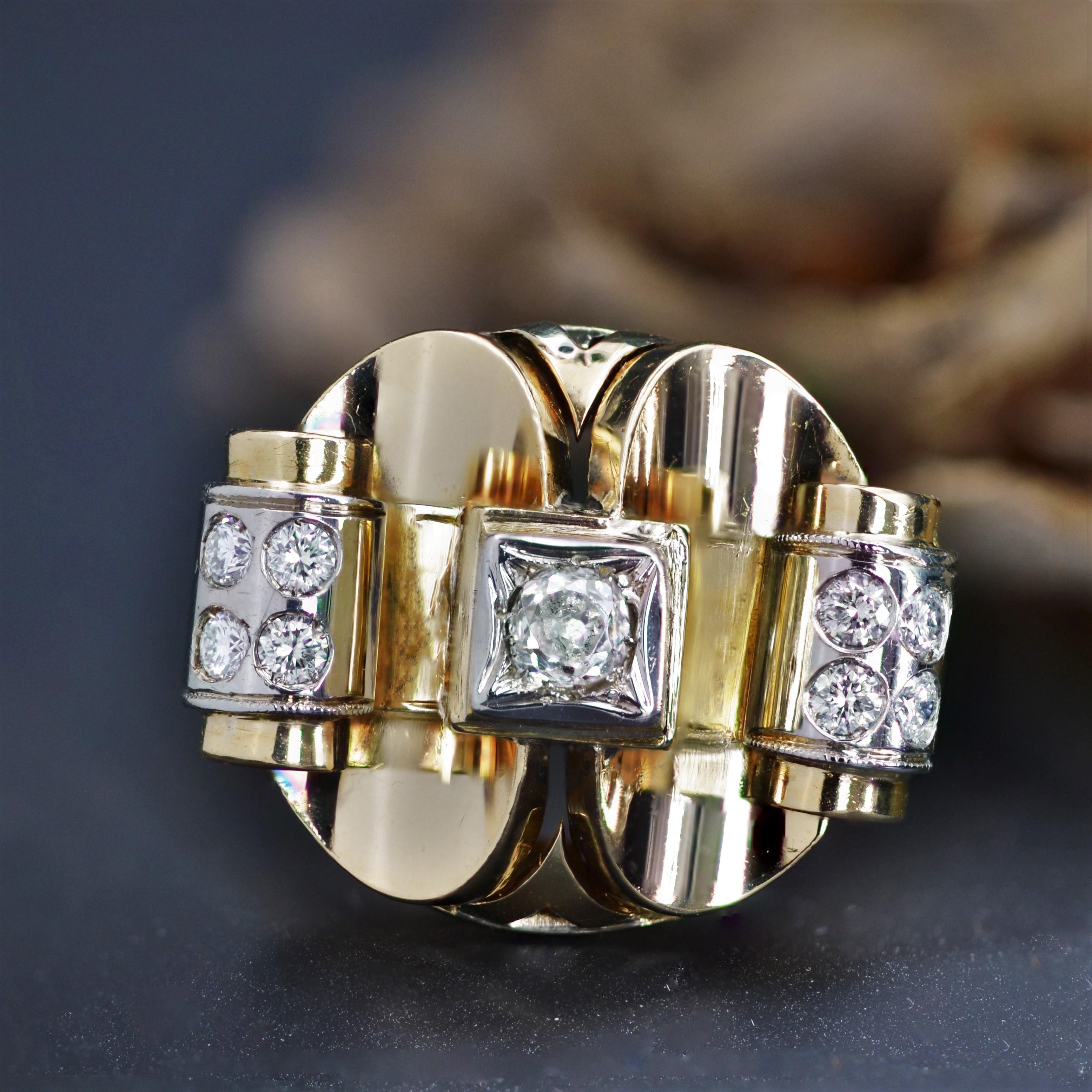 Brilliant Cut 1940s Diamonds 18 Karat Yellow Platinium Gold Retro Ring For Sale