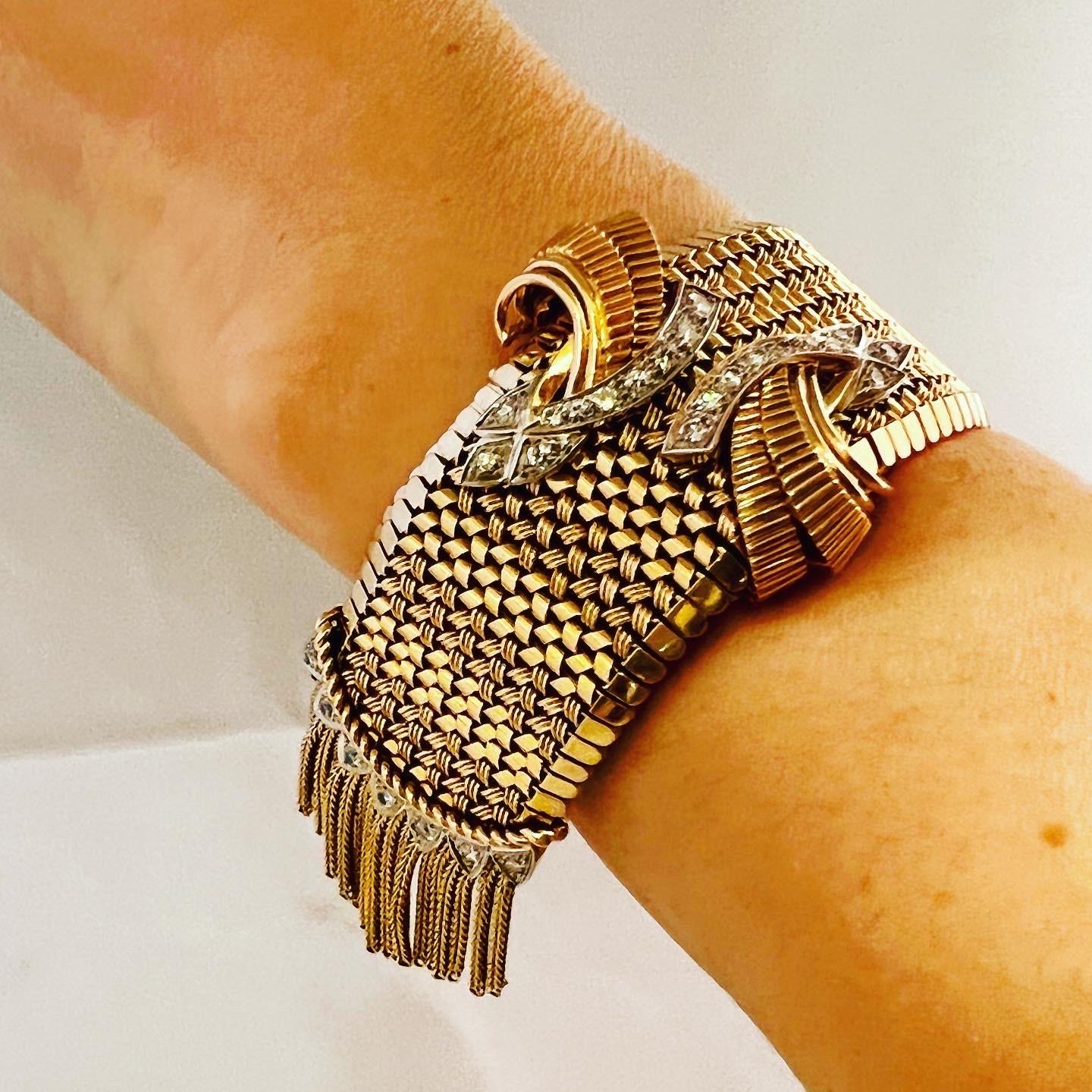 1940s  Diamonds 18k Yellow Gold Platinum Mesh Adjustable Retro Bracelet For Sale 5