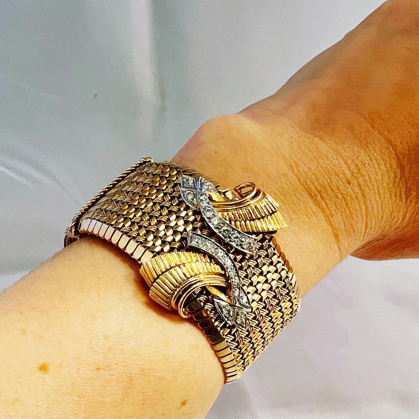 1940s  Diamonds 18k Yellow Gold Platinum Mesh Adjustable Retro Bracelet 6
