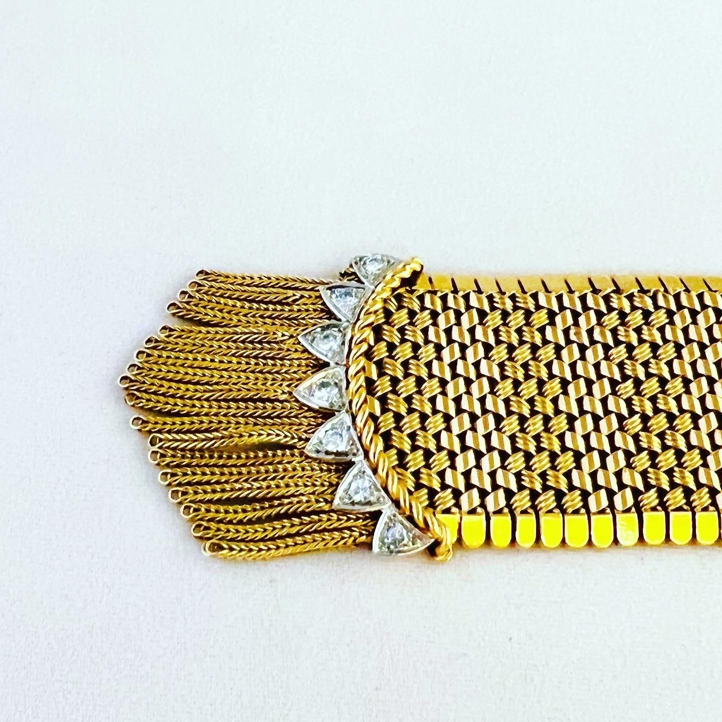 1940s  Diamonds 18k Yellow Gold Platinum Mesh Adjustable Retro Bracelet For Sale 7