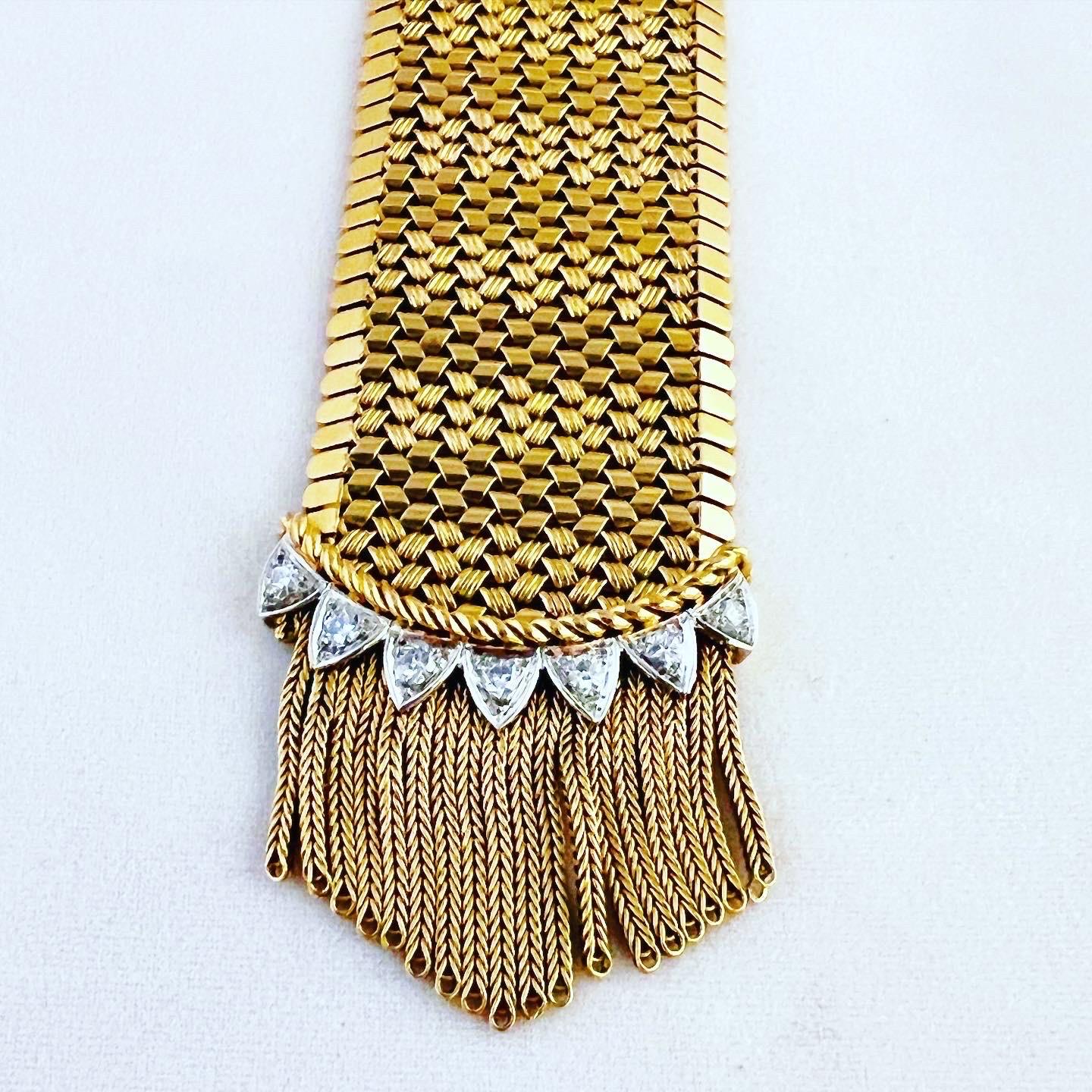 Women's or Men's 1940s  Diamonds 18k Yellow Gold Platinum Mesh Adjustable Retro Bracelet