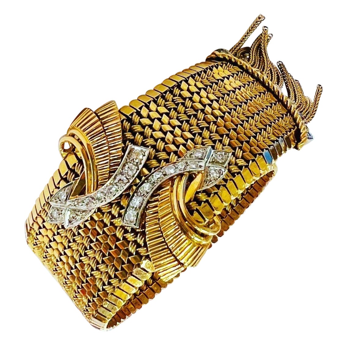 1940s  Diamonds 18k Yellow Gold Platinum Mesh Adjustable Retro Bracelet