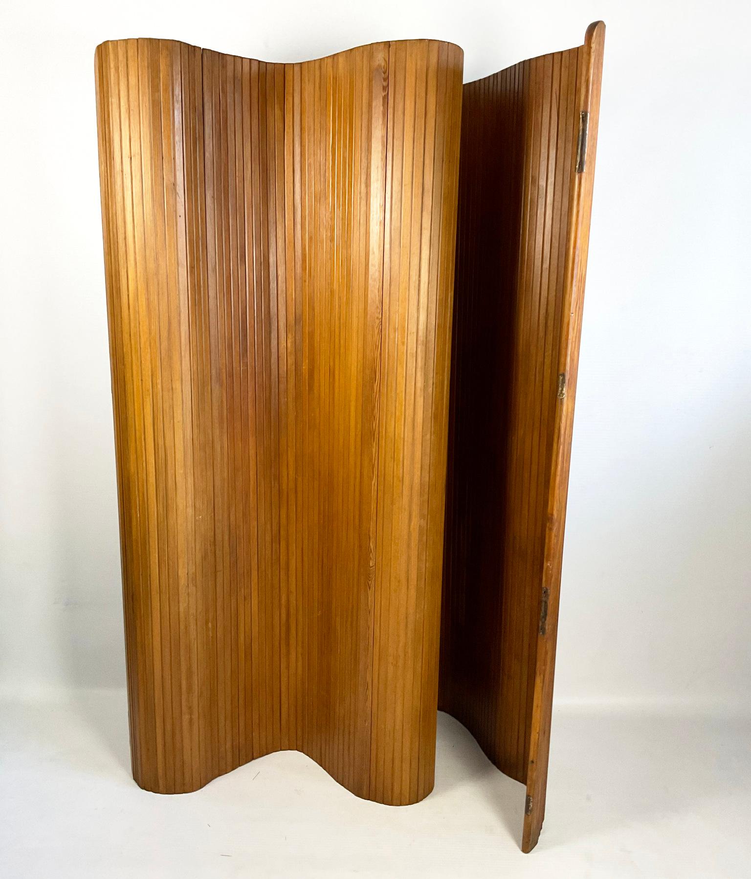 1940s Divider Screen in Stained Pine by Baumann Paris 3