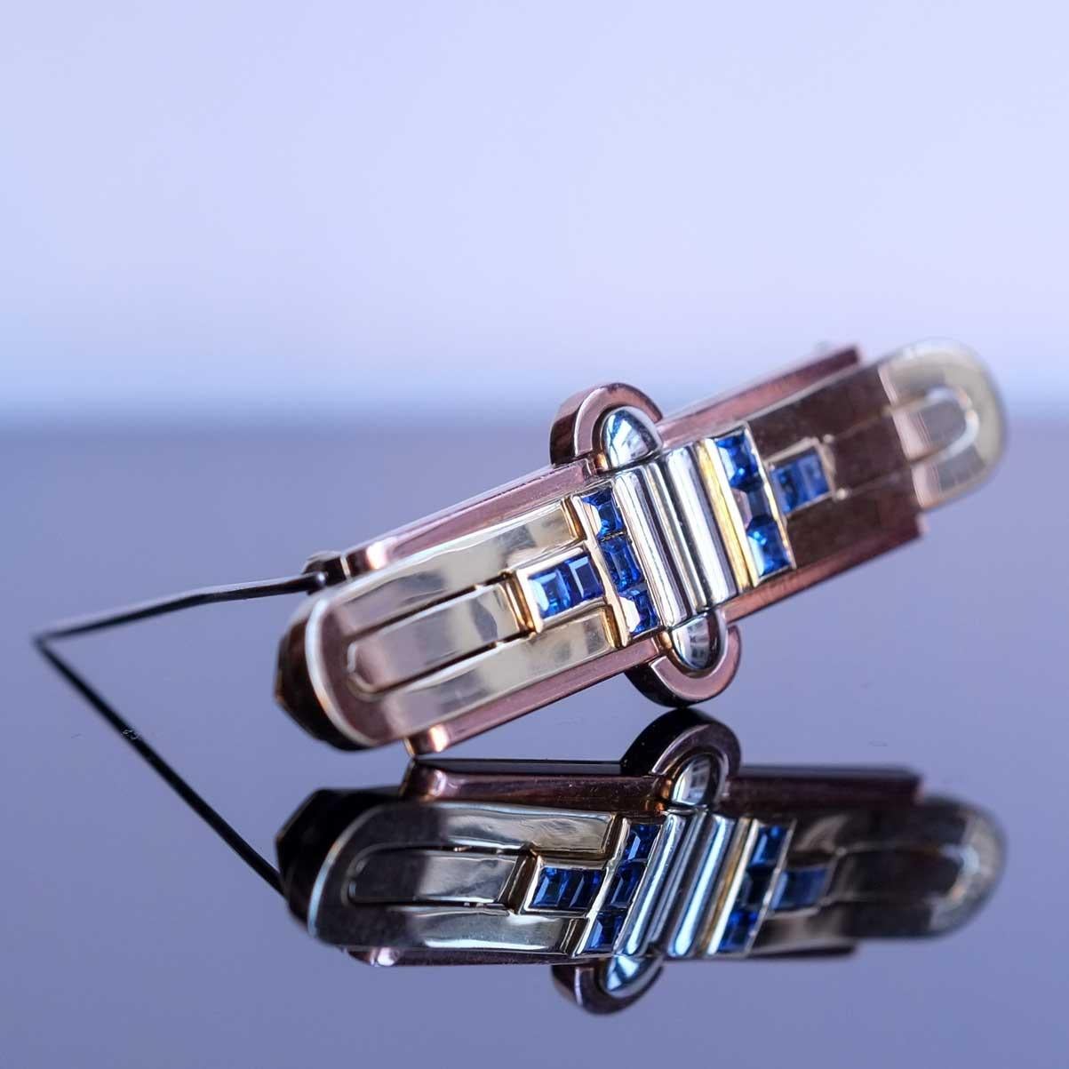 1940's Double Clip Brooch Three tone gold & Sapphires For Sale 5