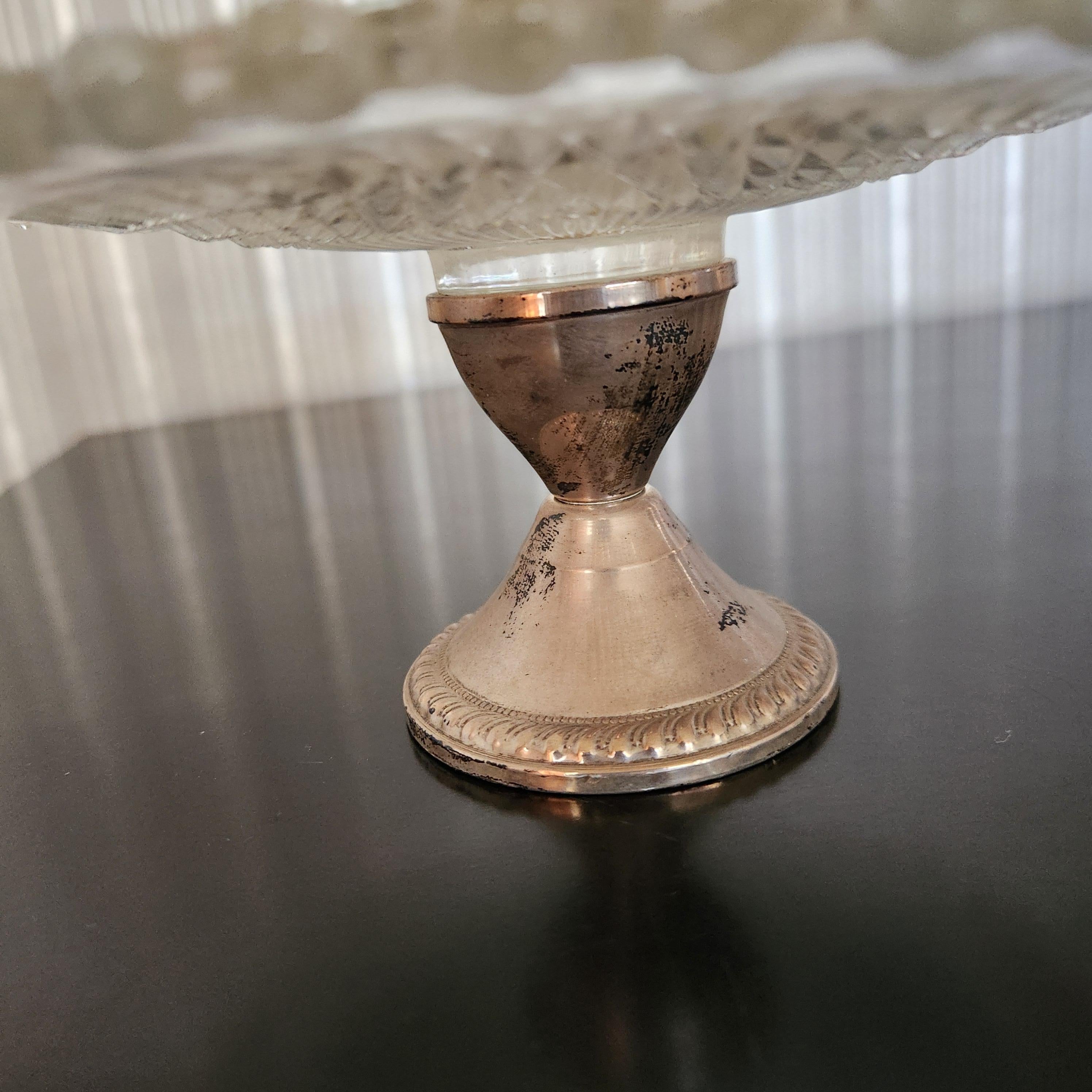 1940s Maurice Duchin Petite Pedestal Cake Plate Sterling Silver In Good Condition For Sale In Chula Vista, CA