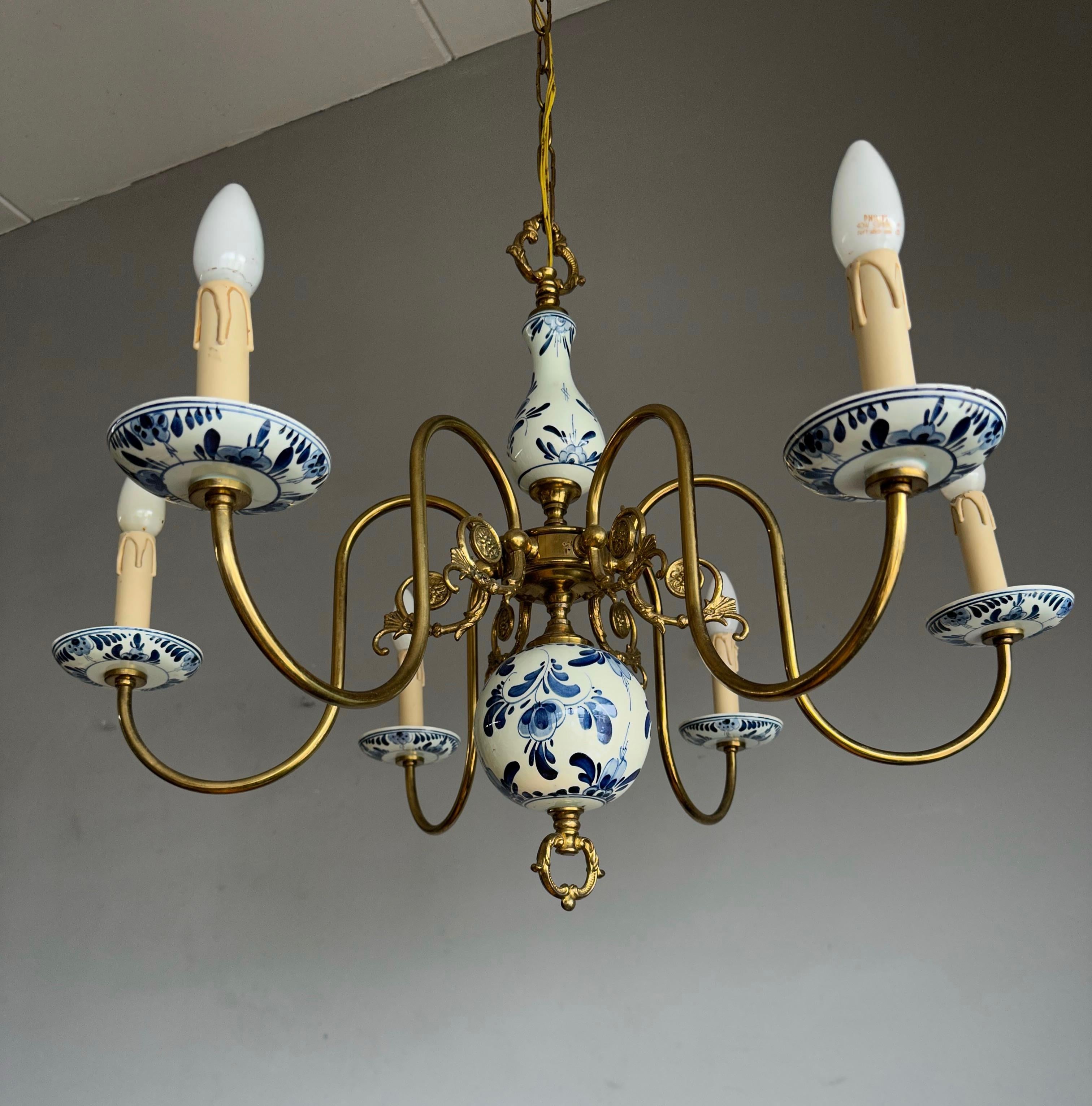 Stunning and good size, six light pendant.

This decorative and top quality made pendant could be perfect for you. Both on and off this great workmanship fixture can create just the right atmosphere in your kitchen, dining or living room. However,