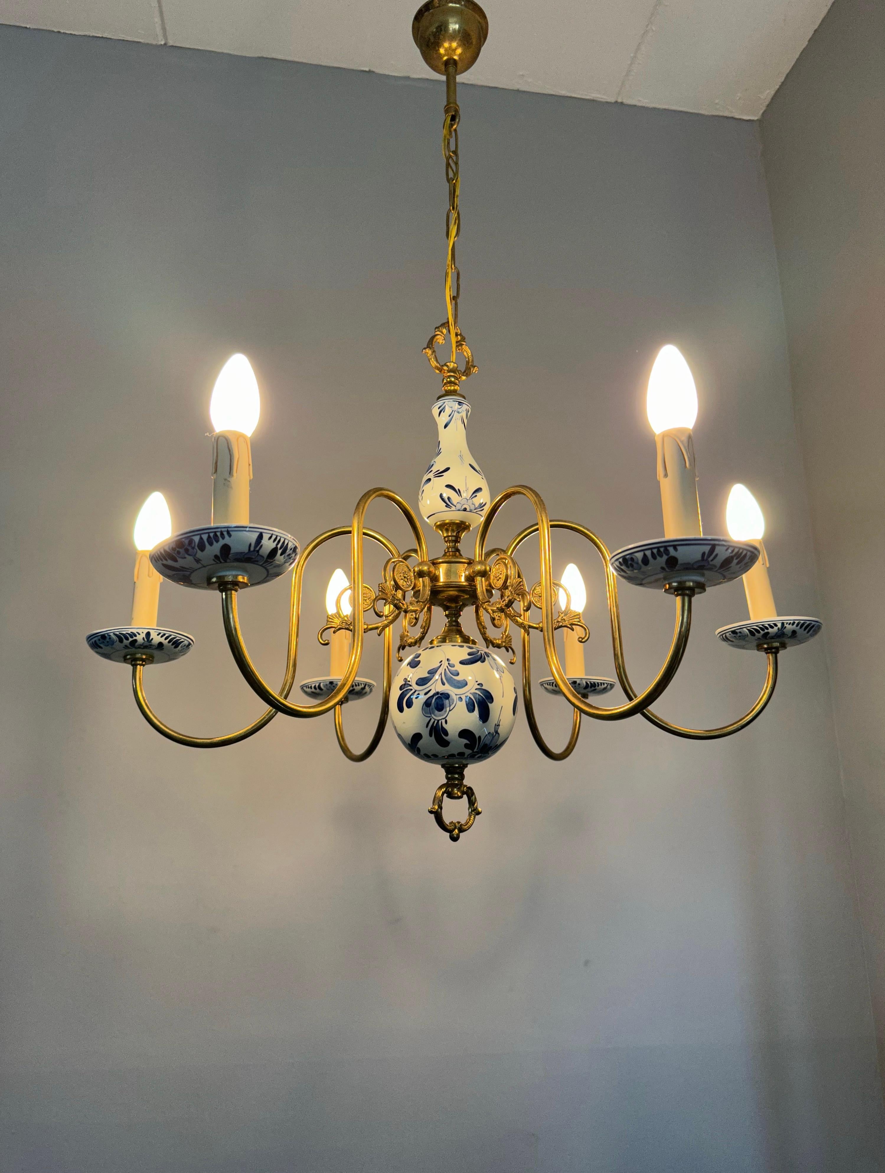 Hand-Crafted 1940s Dutch Brass and Porcelain Hand Painted Delft Blue and White Chandelier For Sale