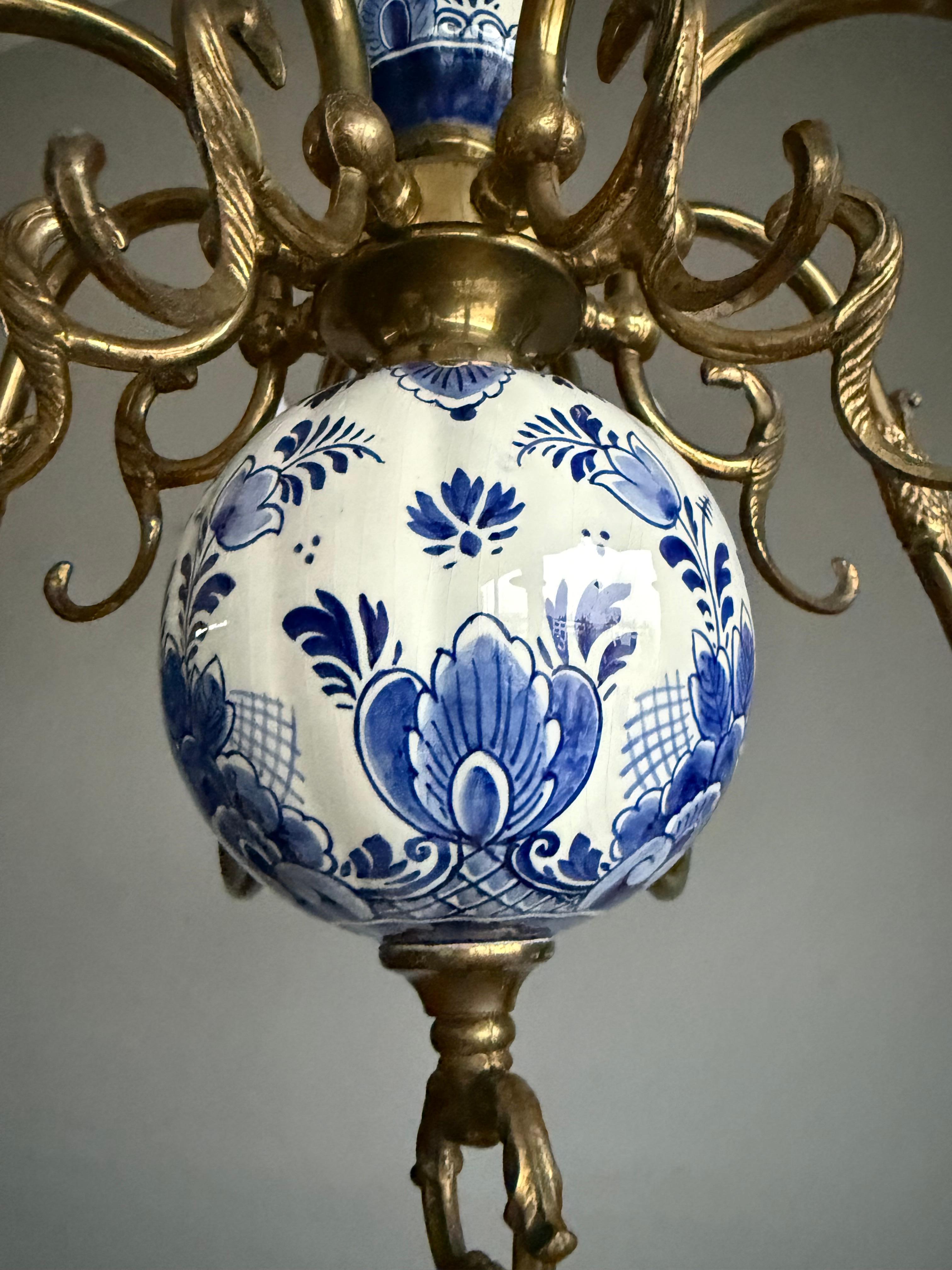 20th Century 1940s Dutch Large Brass & Porcelain Hand Painted Delft Blue and White Chandelier For Sale