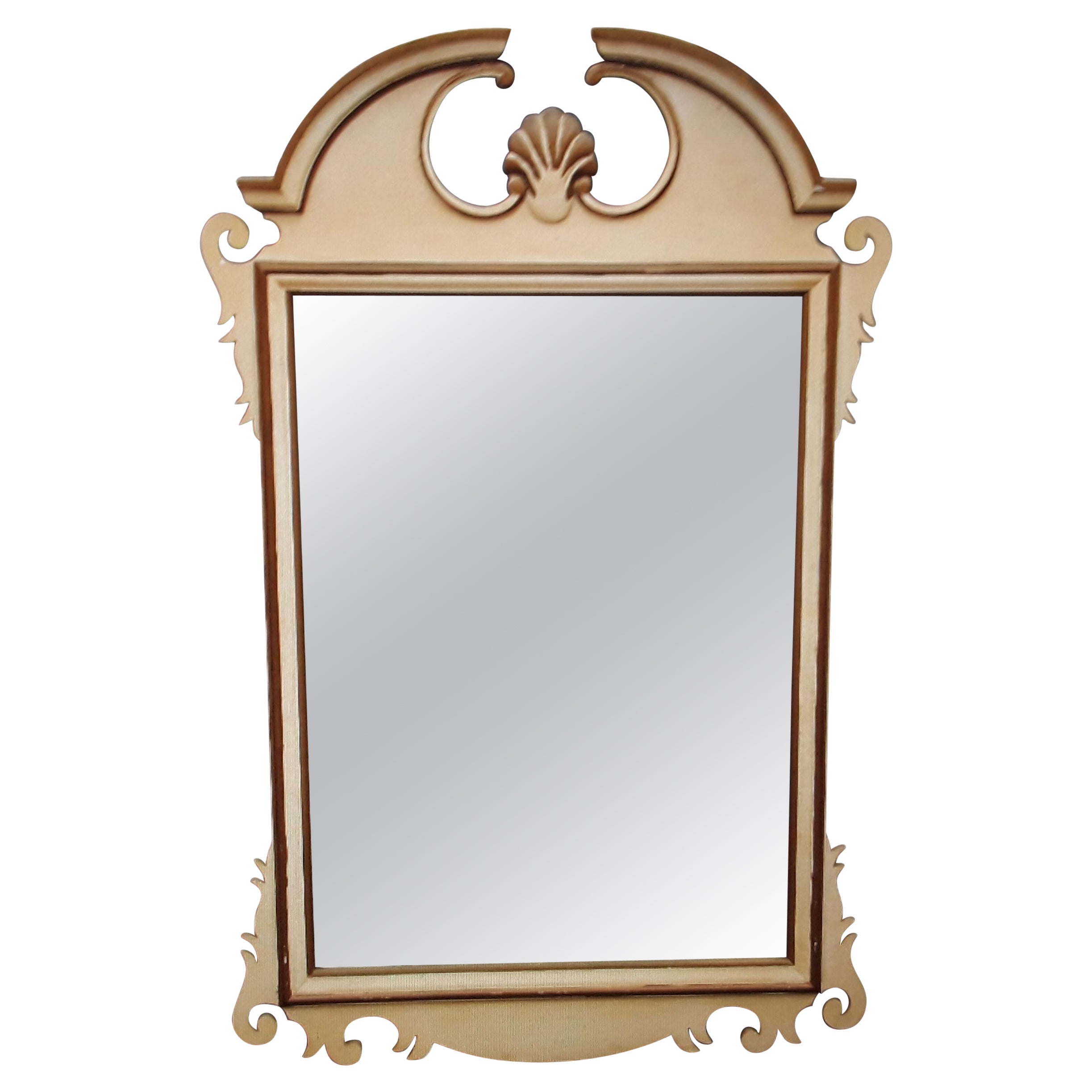 Miroir mural de style américain ancien des années 1940 en bois sculpté et patiné