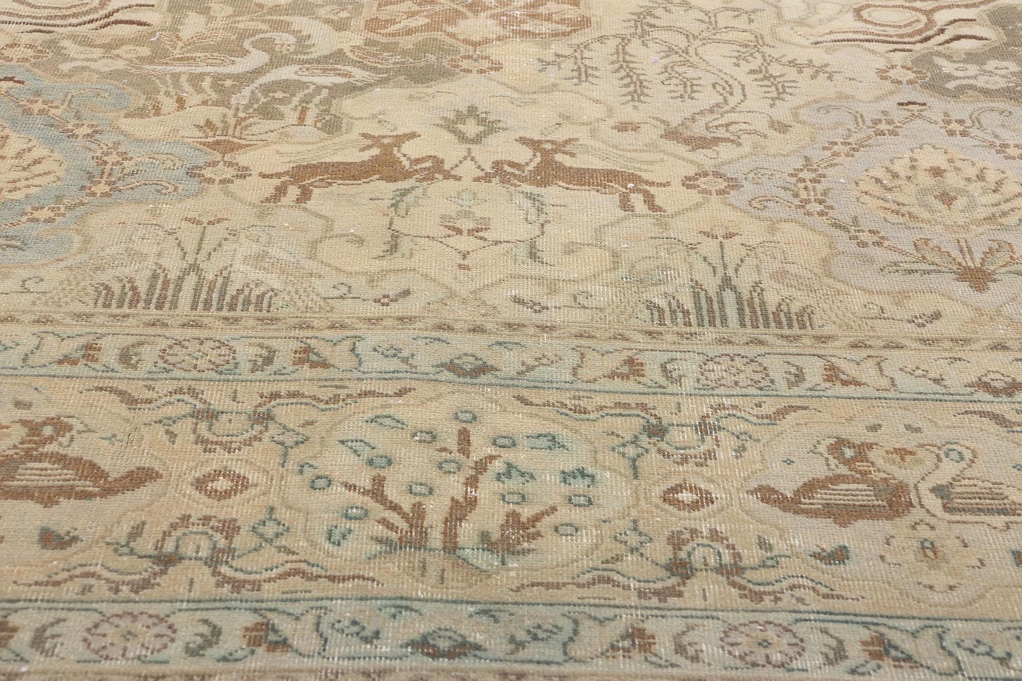 Annodato a mano Tappeto Tabriz persiano anni '40, tonalità terra, stile moderno e tradizionale in vendita