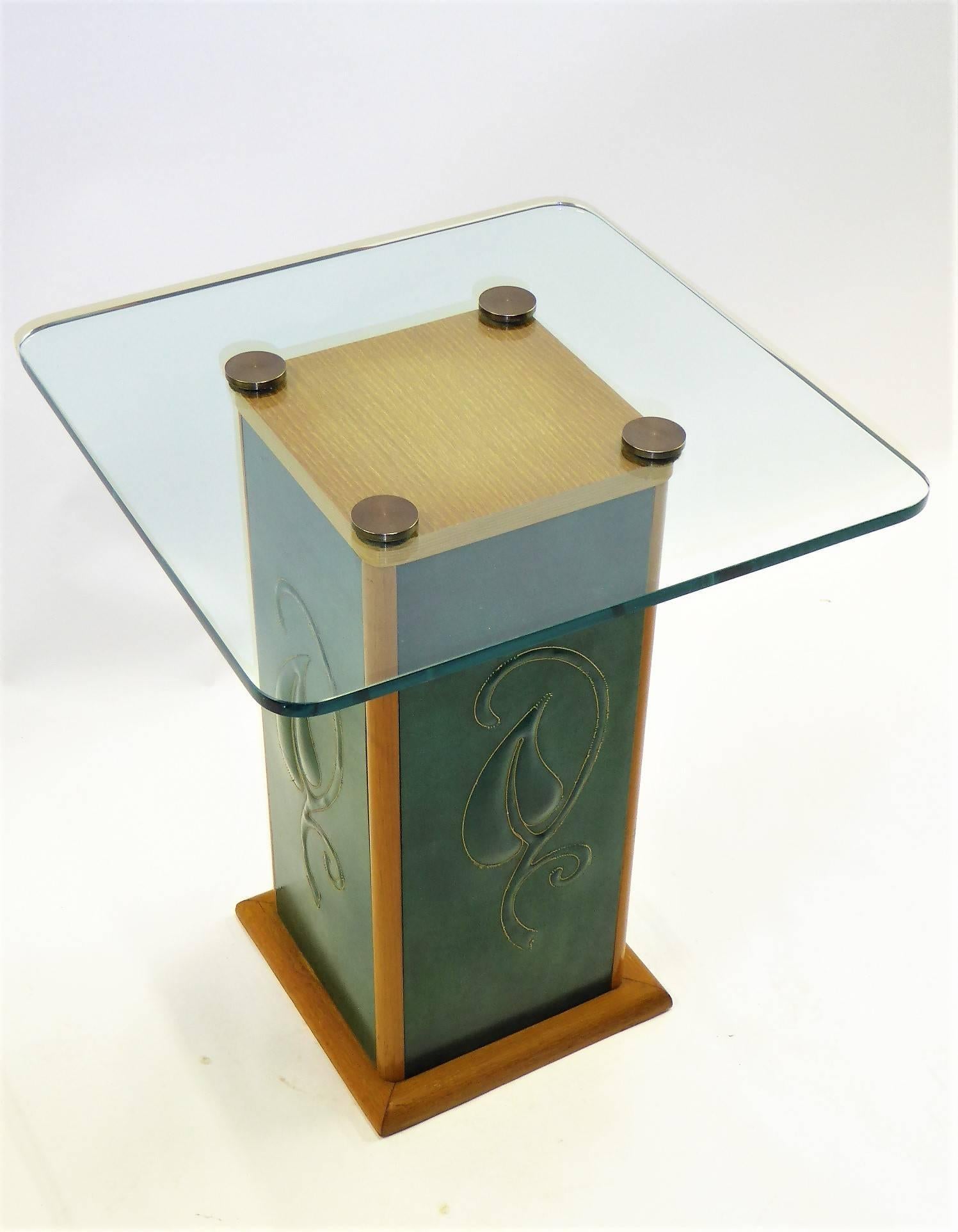 Modern Deco 1940s Edward Stoll Cerused Oak, Glass and Leatherette Side Table For Sale 1