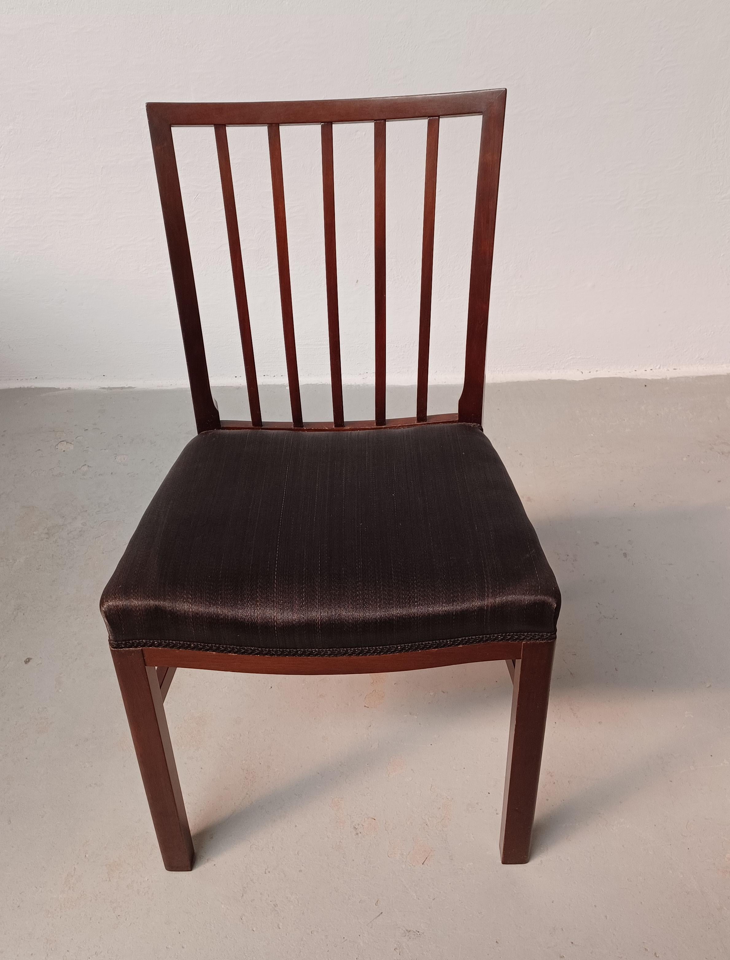 Mid-Century Modern 1940s Eight Danish Restored Mahogany Dining Chairs with Horse Hair Upholstery For Sale
